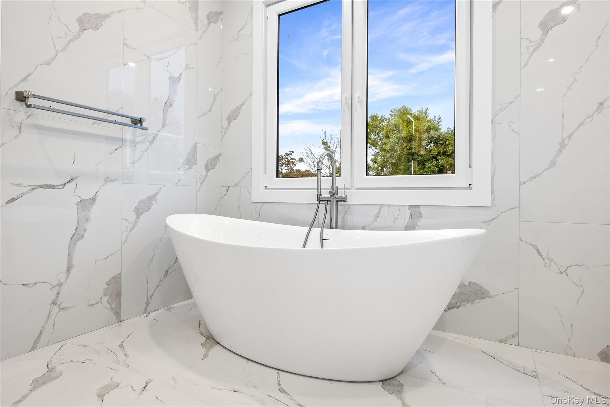 #10 photo, 38 Birch Lane, Levittown , NY 11756