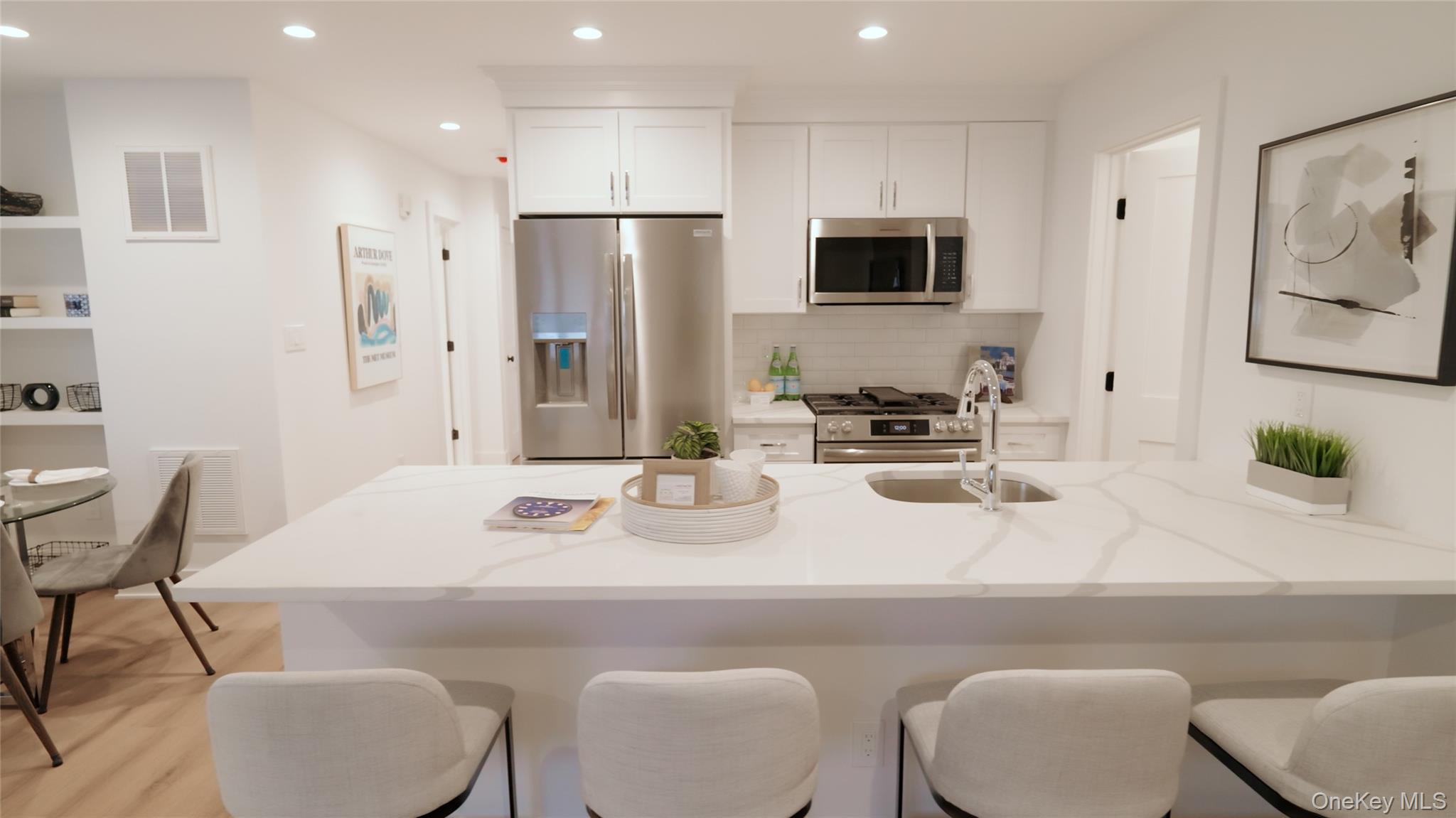 #4 photo, 161 Union Avenue, Lynbrook , NY 11563