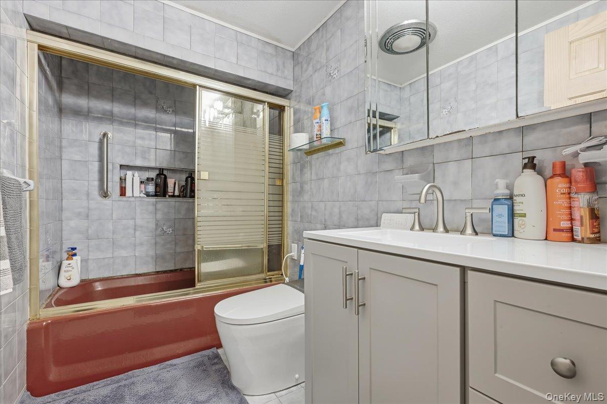 #18 photo, 120 Bruce Terrace, Carle Place , NY 11501