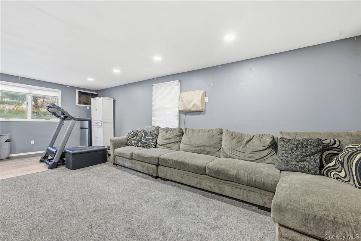 #20 photo, 120 Bruce Terrace, Carle Place , NY 11501