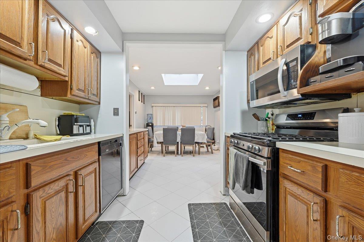 #9 photo, 120 Bruce Terrace, Carle Place , NY 11501