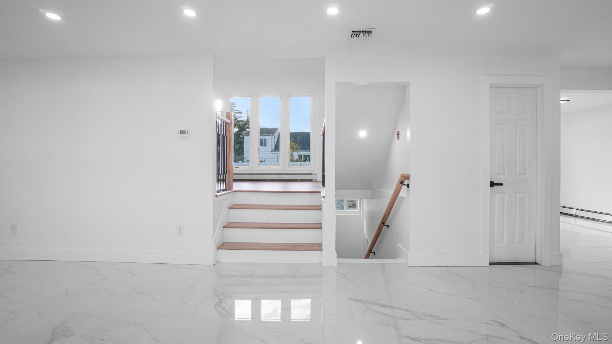 #12 photo, 300 W 21st Street, Deer Park , NY 11729