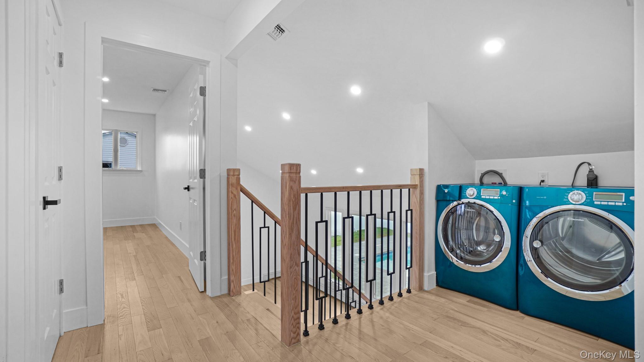 #16 photo, 300 W 21st Street, Deer Park , NY 11729