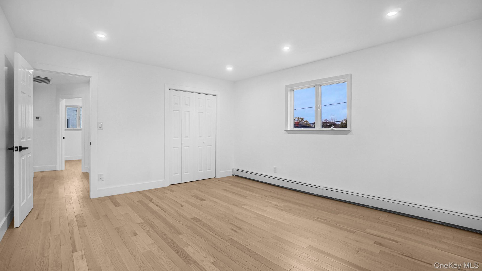 #20 photo, 300 W 21st Street, Deer Park , NY 11729