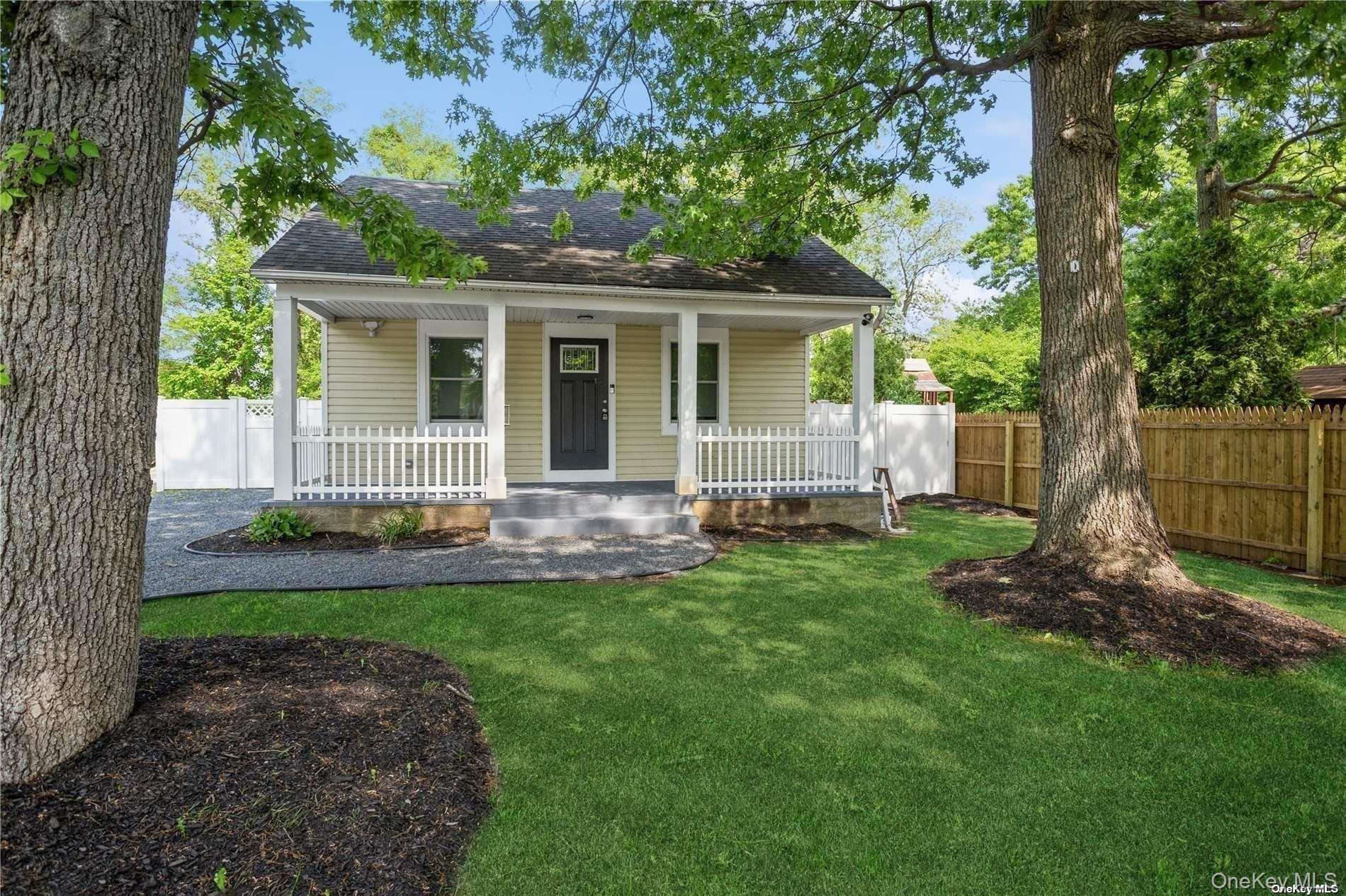 #1 photo, 1075 Waverly Avenue, サフォーク郡 Holtsville , NY 11742