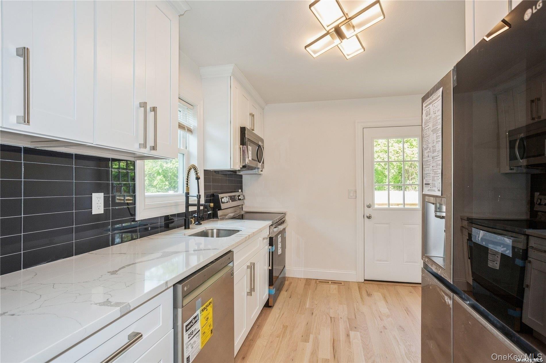 #10 photo, 1075 Waverly Avenue, サフォーク郡 Holtsville , NY 11742