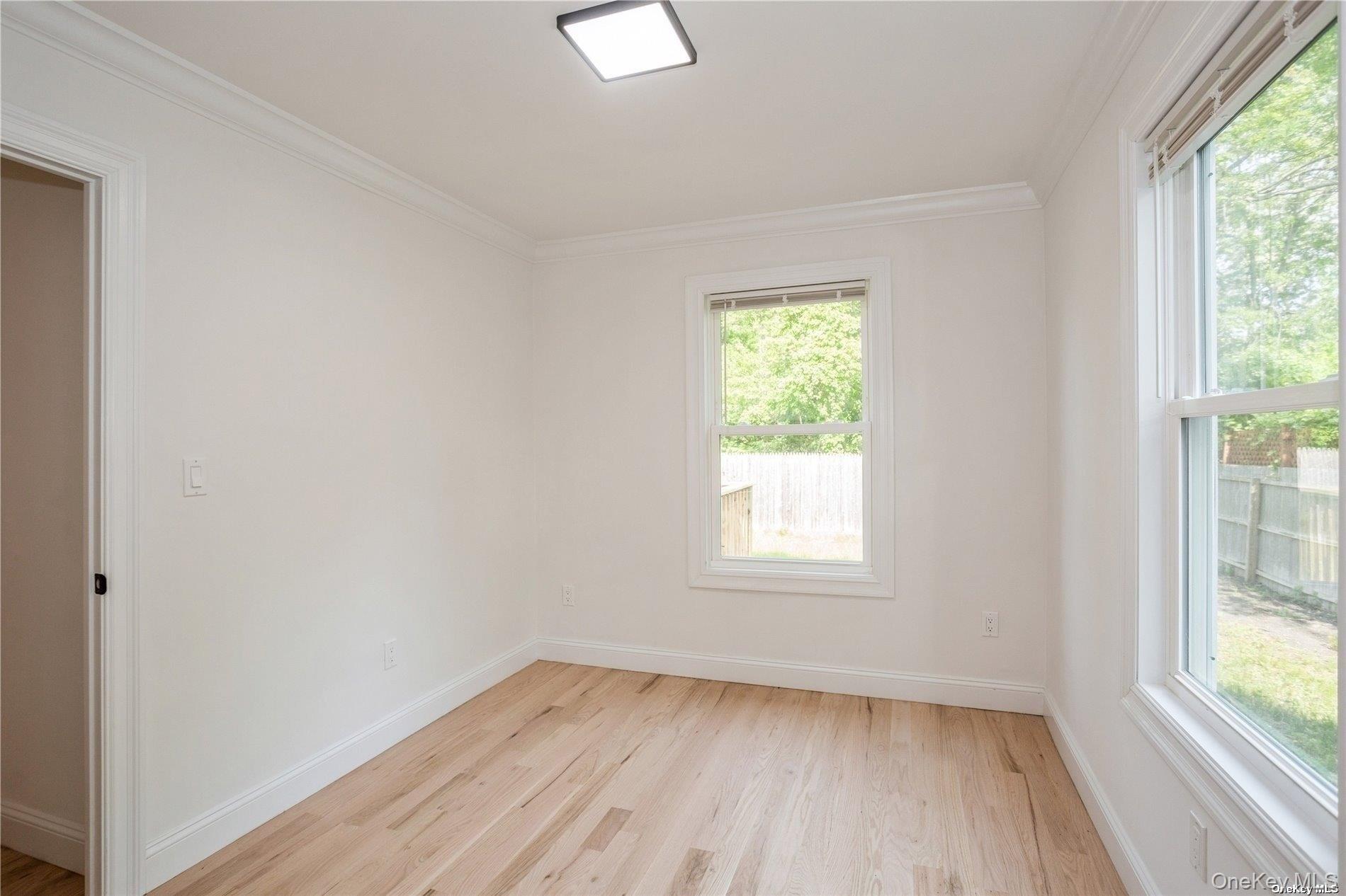 #14 photo, 1075 Waverly Avenue, サフォーク郡 Holtsville , NY 11742