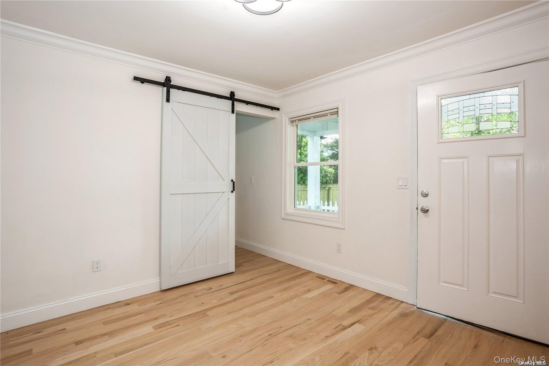 #17 photo, 1075 Waverly Avenue, サフォーク郡 Holtsville , NY 11742