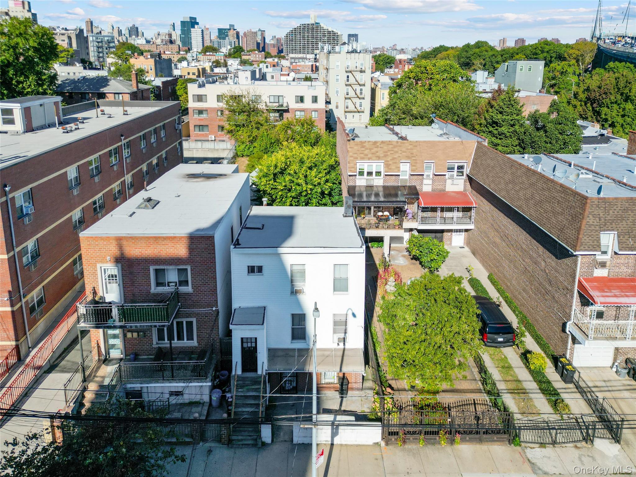 #14 photo, 25-14 Crescent Street, Astoria , NY 11102