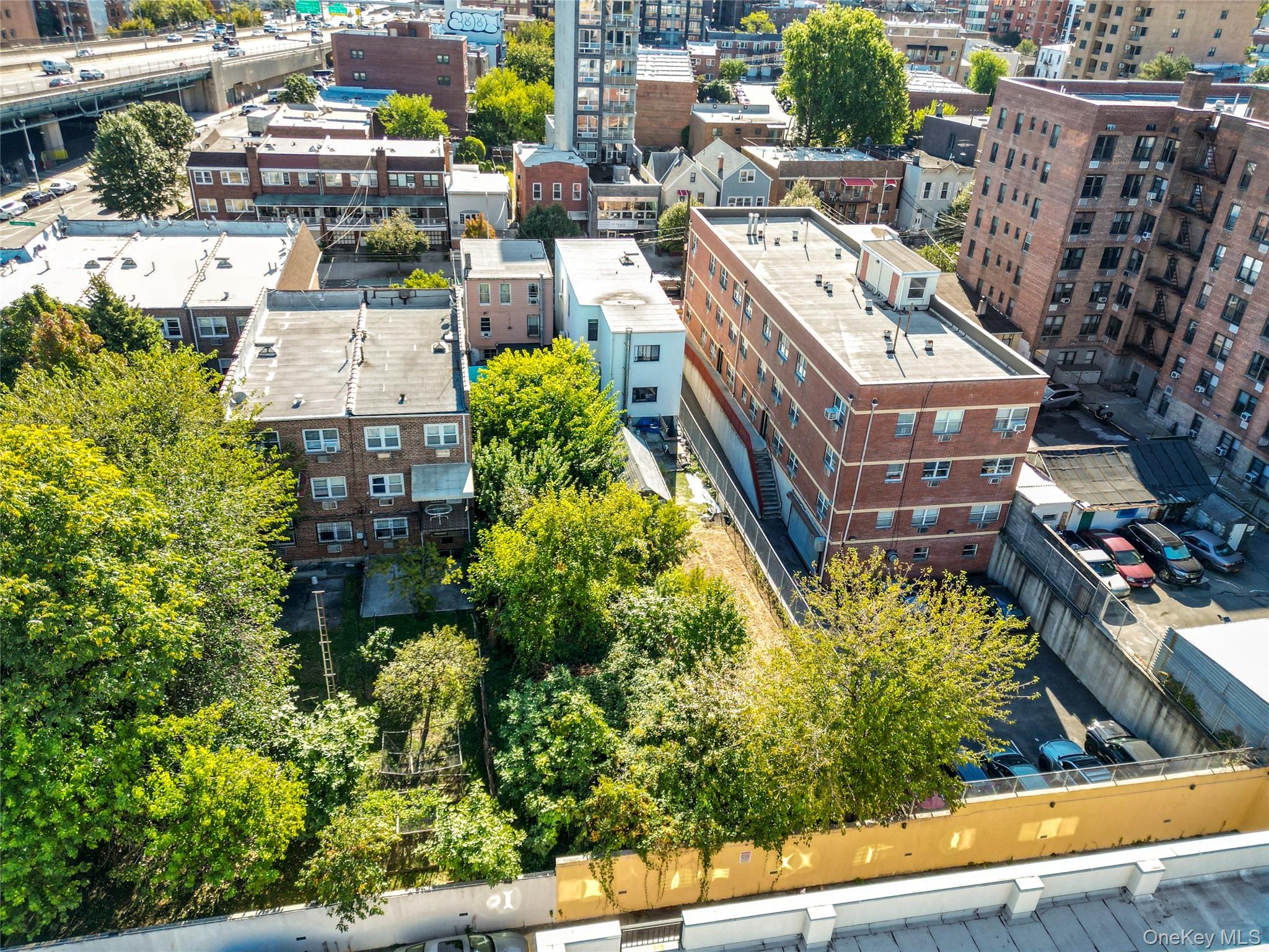 #7 photo, 25-14 Crescent Street, Astoria , NY 11102