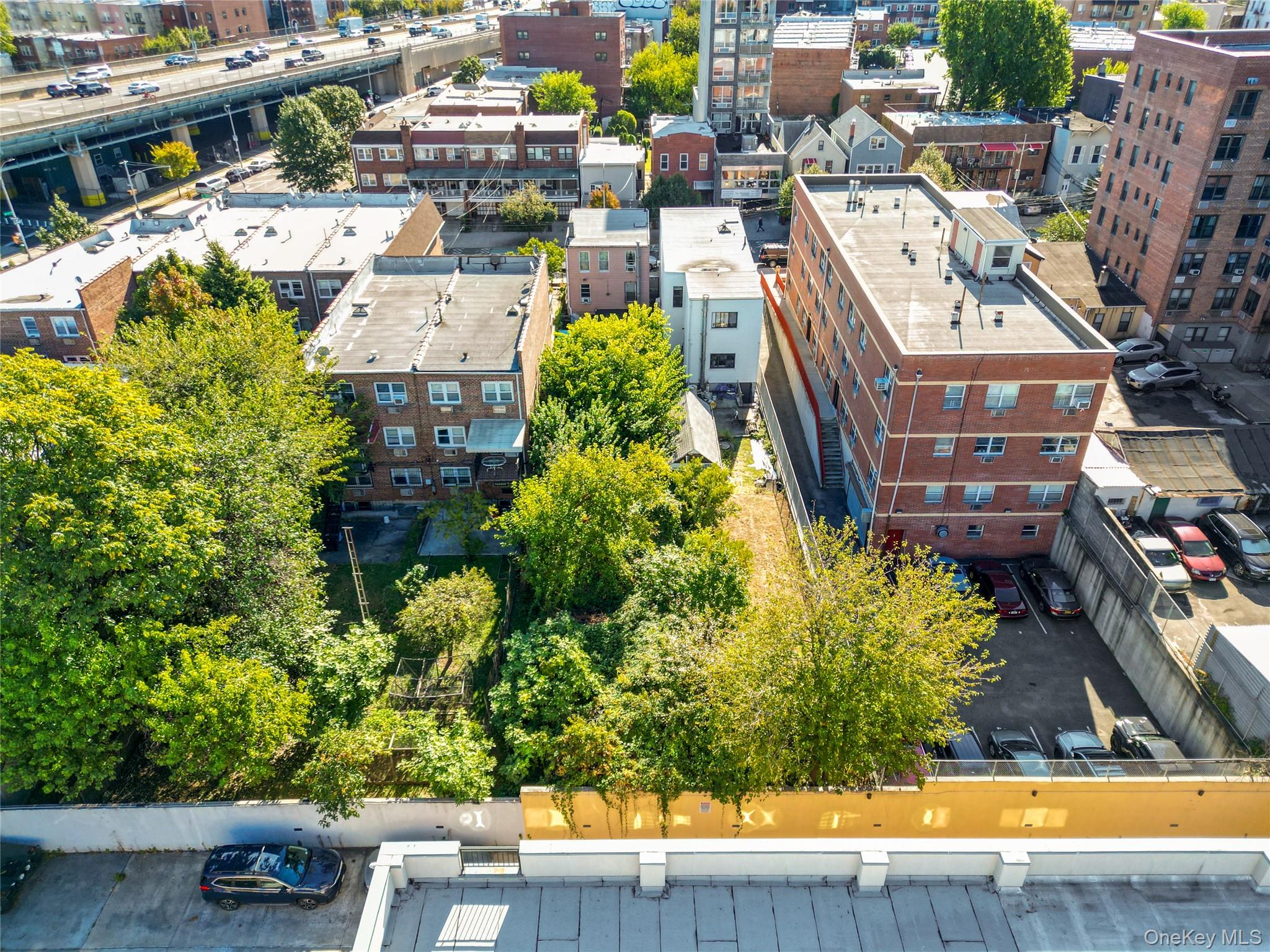 #8 photo, 25-14 Crescent Street, Astoria , NY 11102