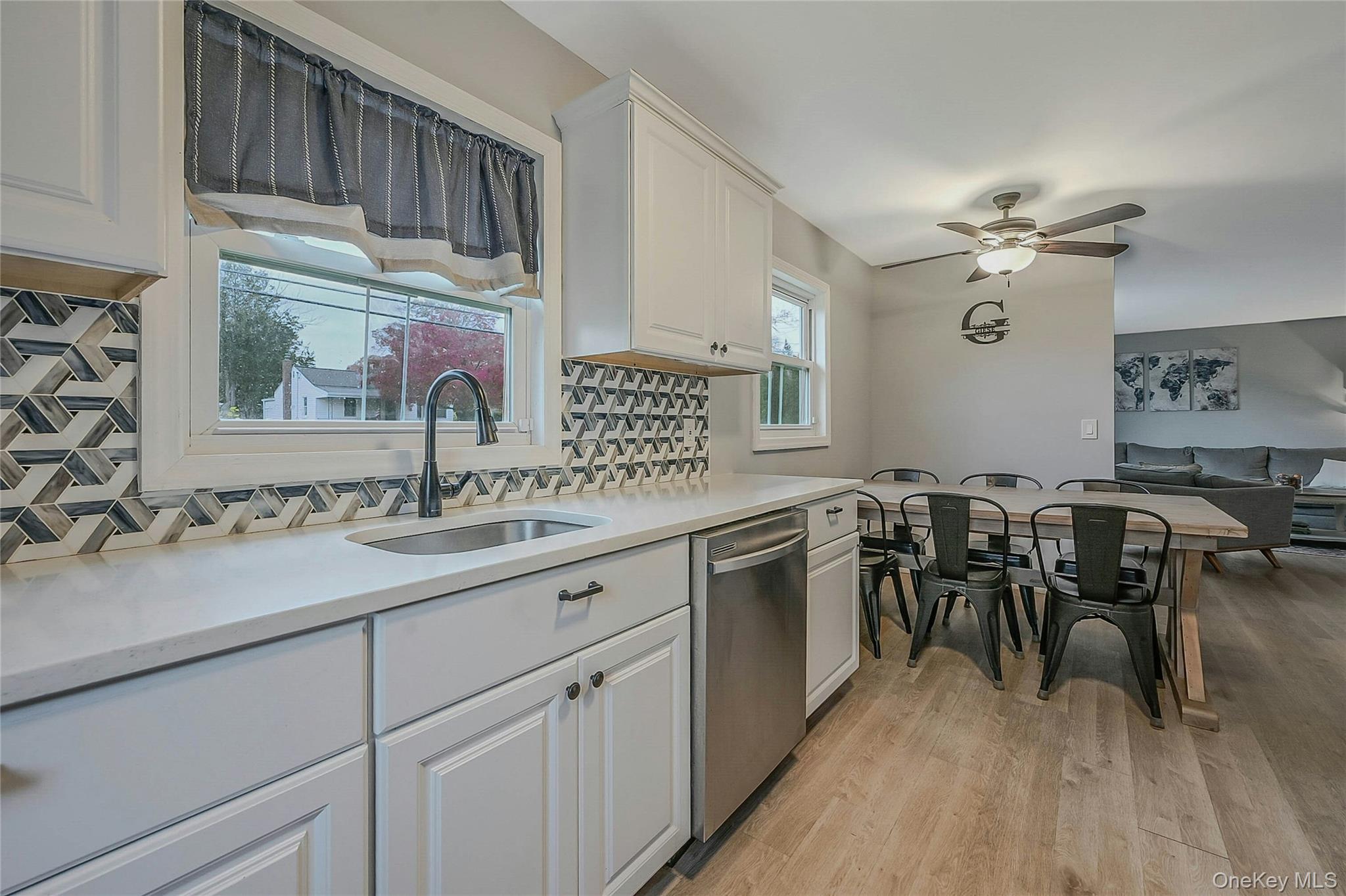 #10 photo, 425 Blue Point Road, サフォーク郡 Farmingville , NY 11738