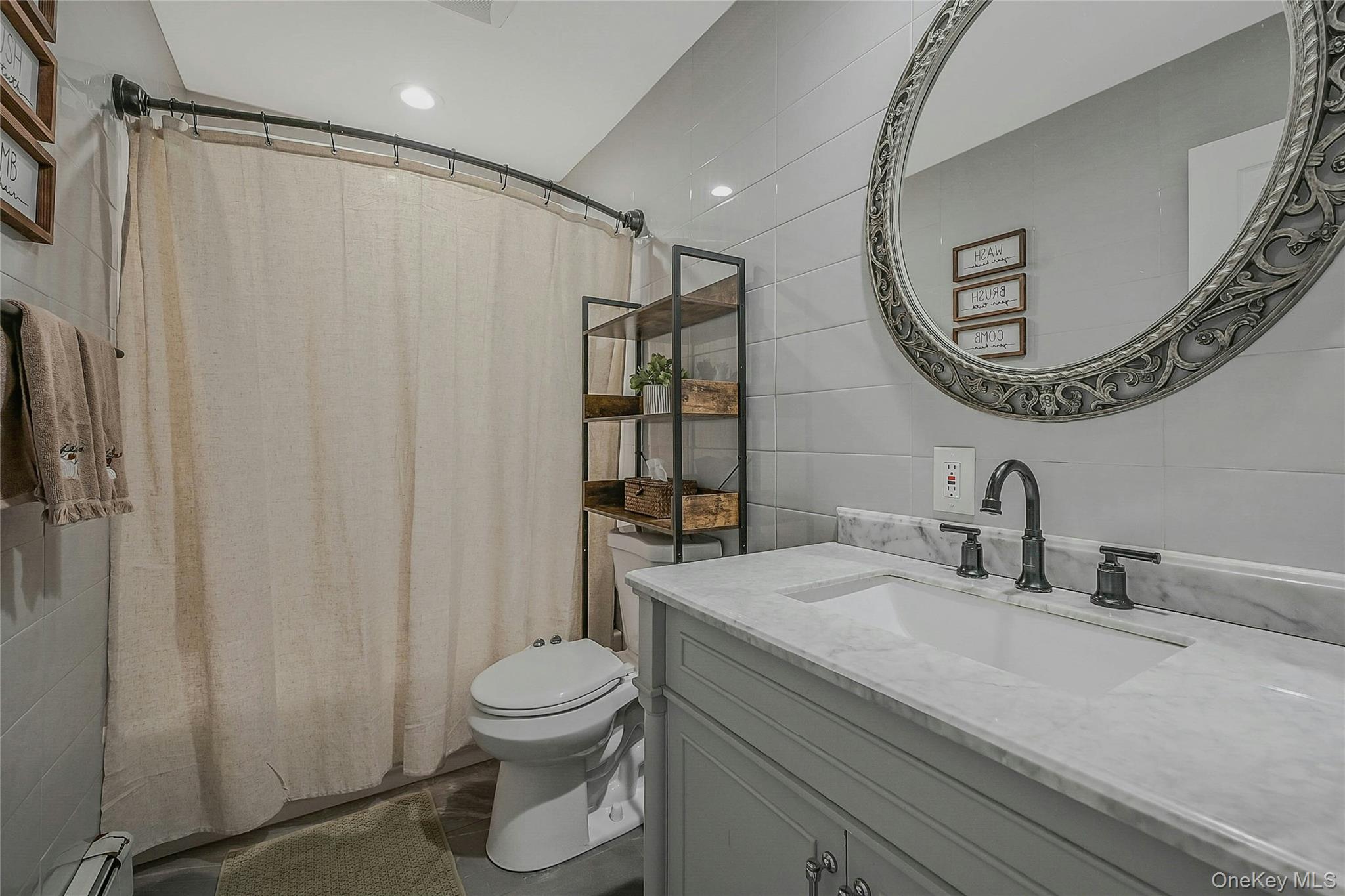 #13 photo, 425 Blue Point Road, サフォーク郡 Farmingville , NY 11738