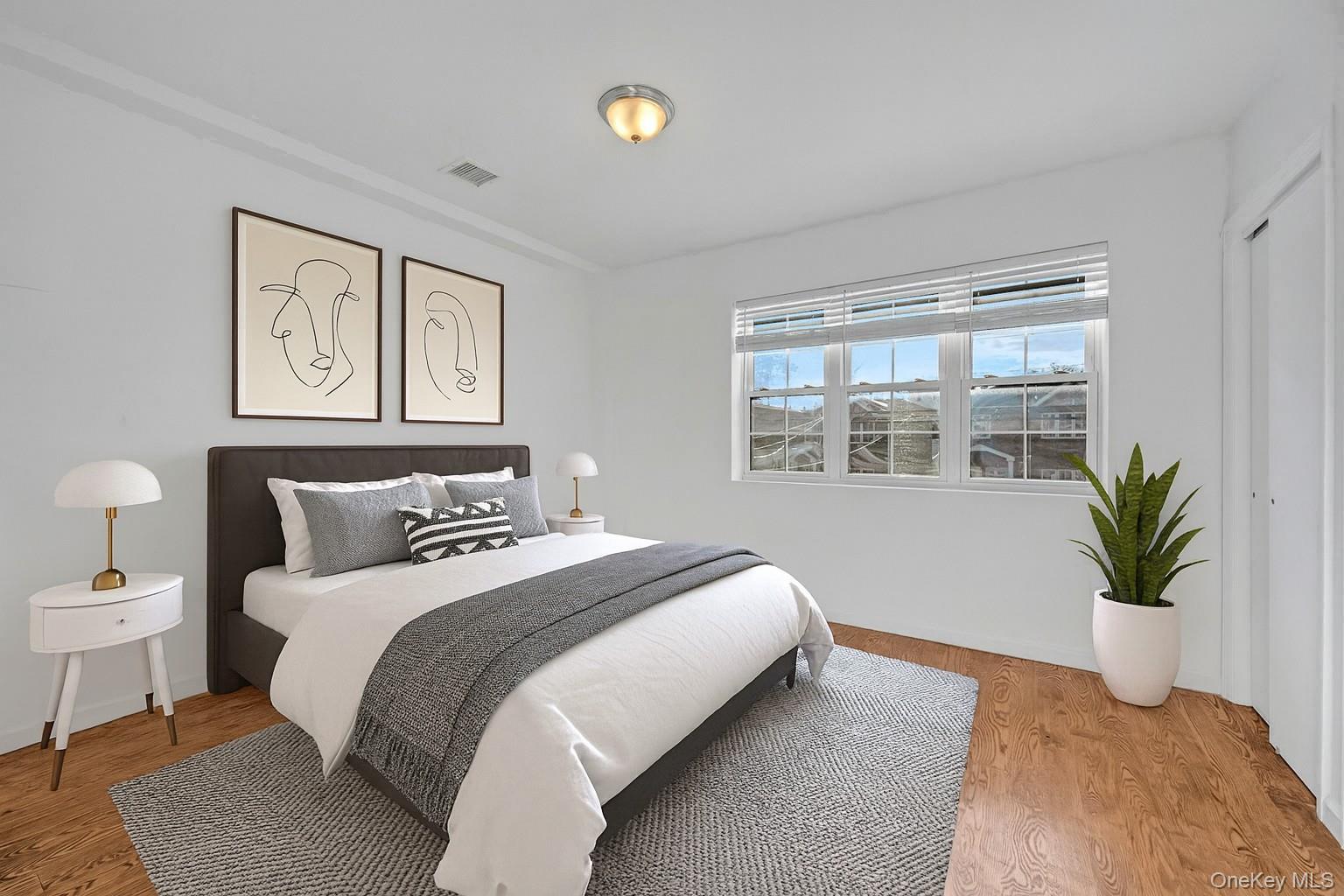 #18 photo, 822 Hollywood Avenue, Bronx , NY 10465