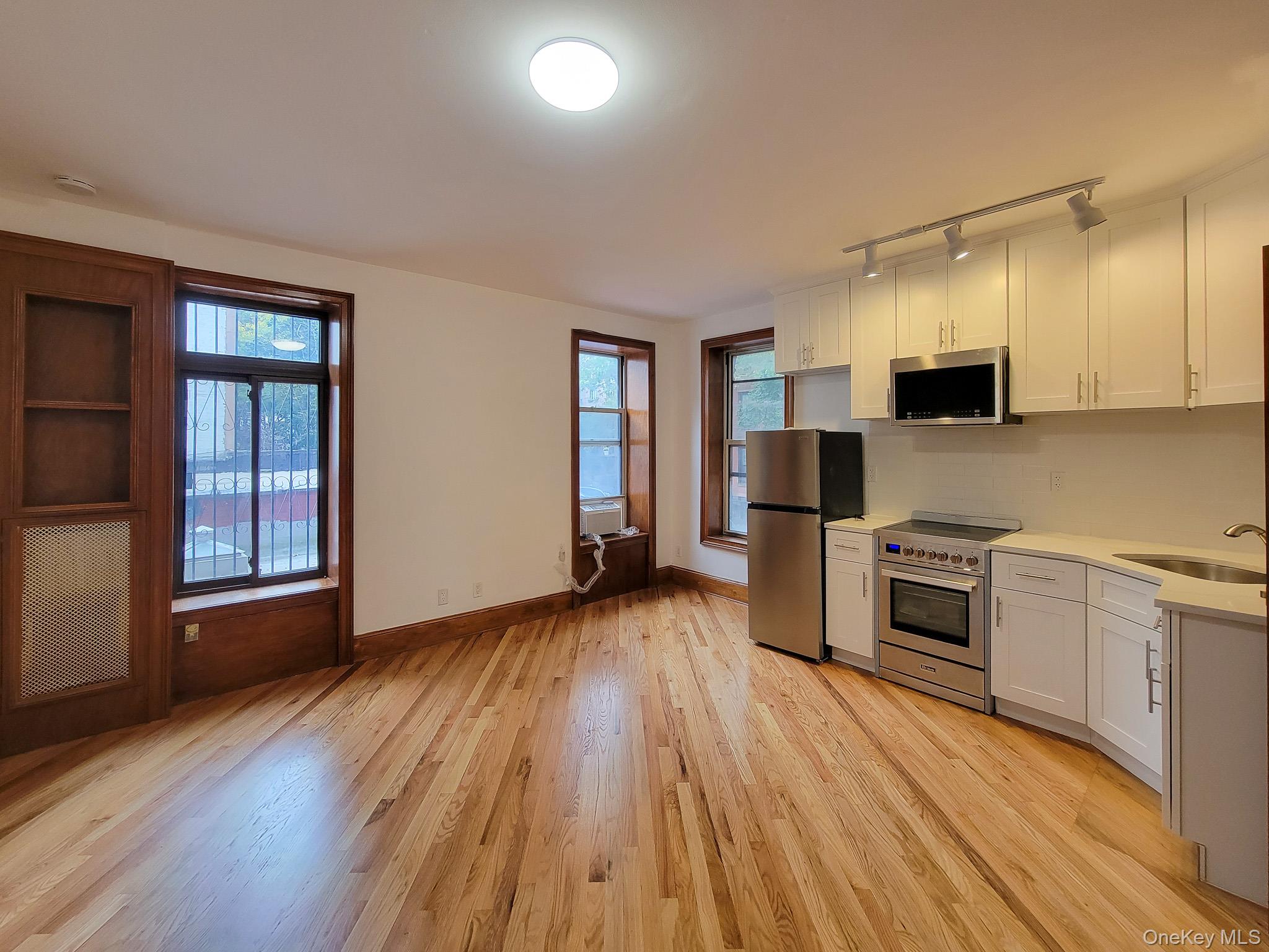 #12 photo, 385 6th Avenue, Brooklyn , NY 11215