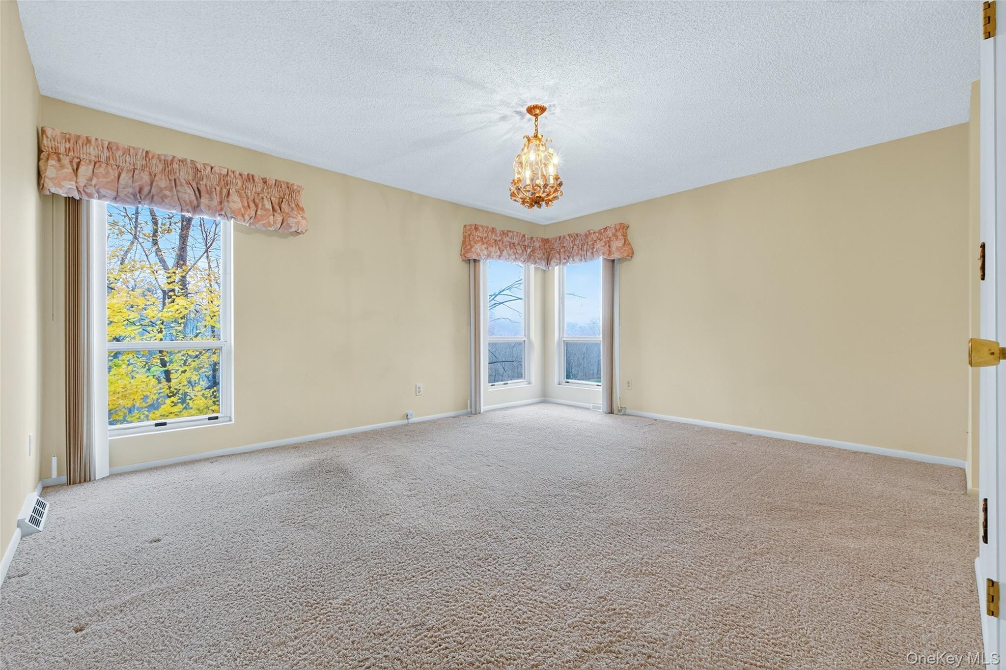 #20 photo, 201 Woodsbrooke Drive, Mahopac , NY 10541