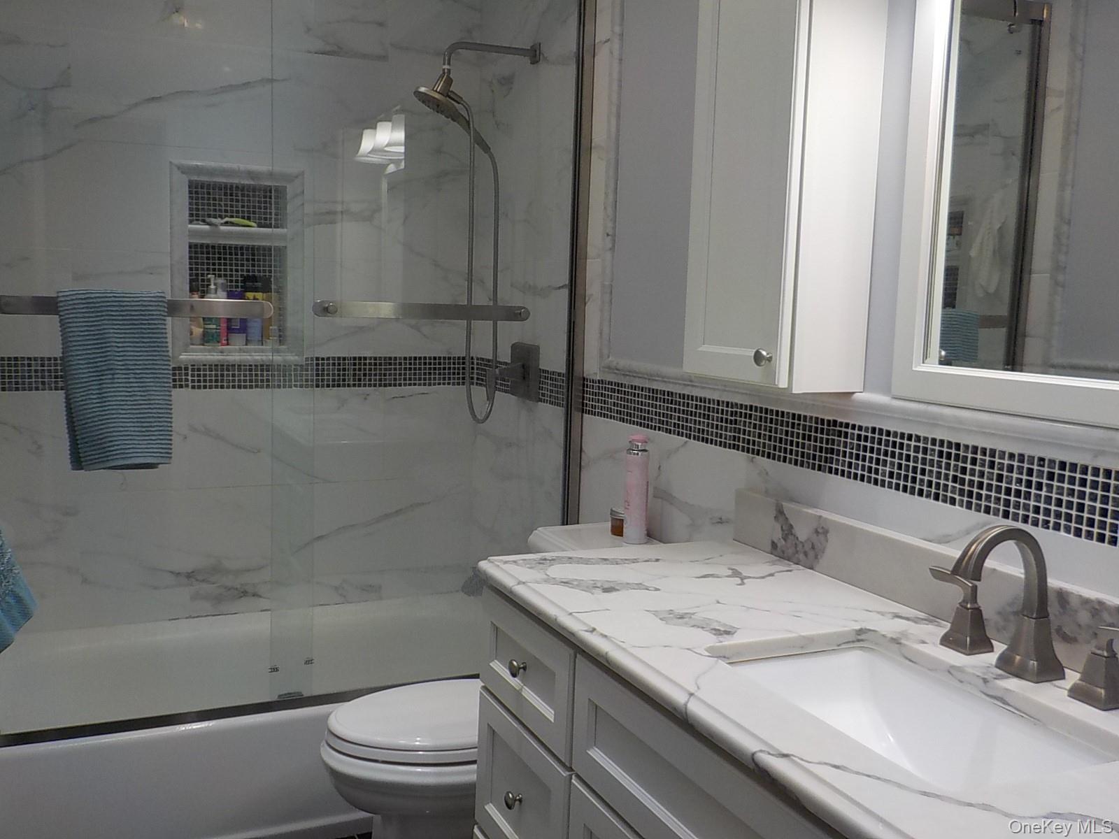 #5 photo, 12 Sycamore Lane, Commack , NY 11725