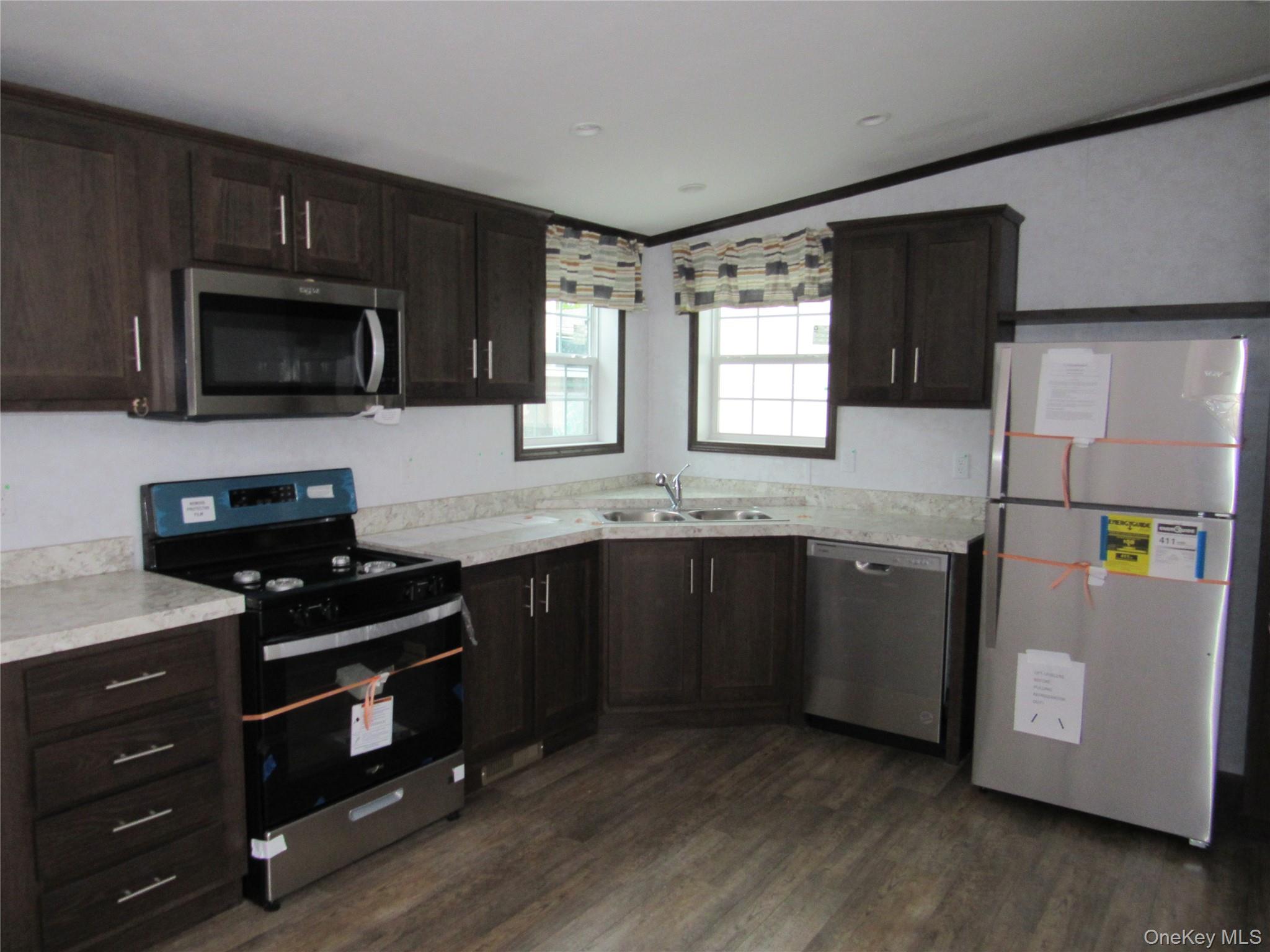 #4 photo, 525 57 Riverleigh Avenue, Riverhead , NY 11901