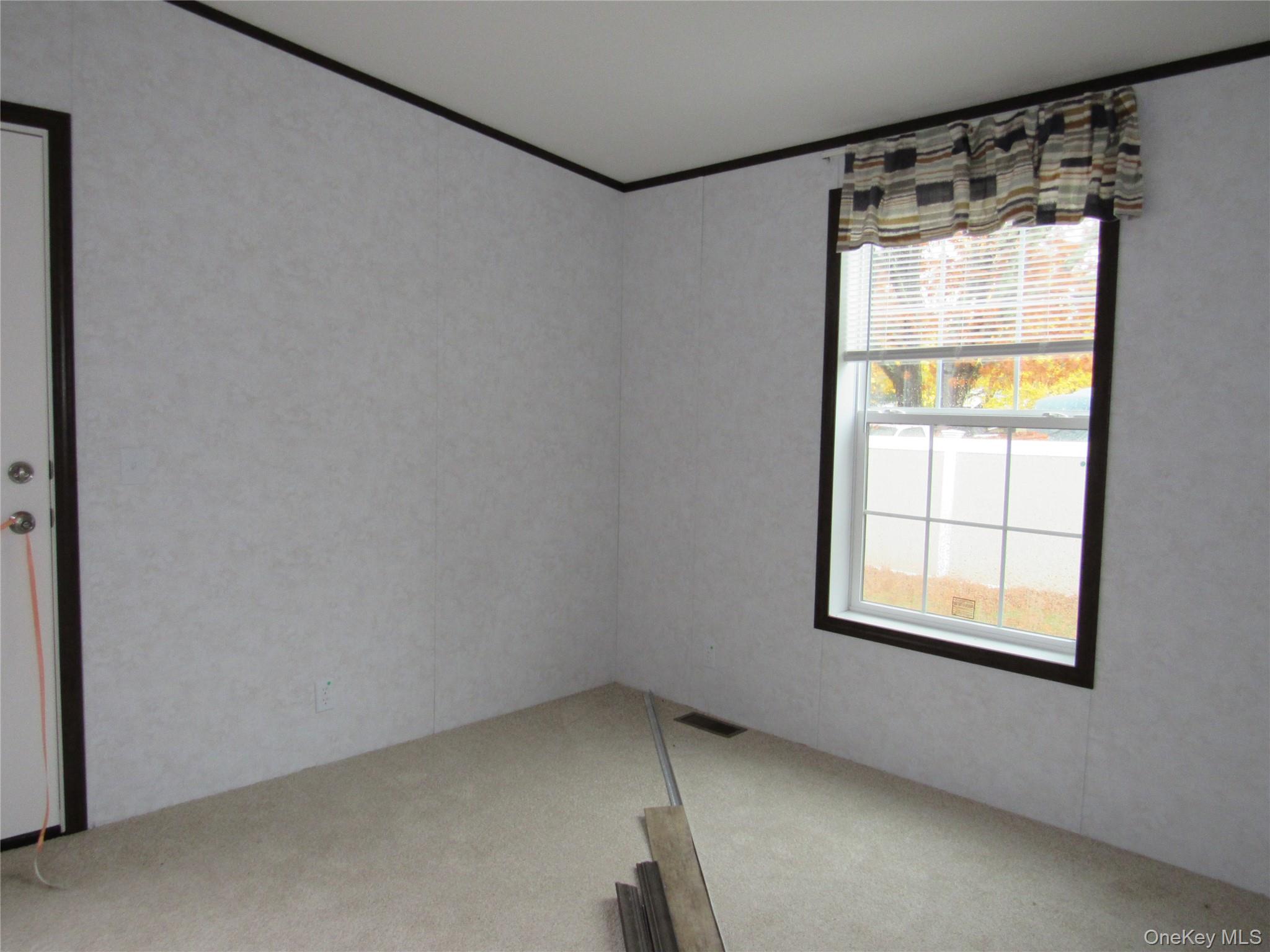 #9 photo, 525 57 Riverleigh Avenue, Саффолк ‖ Riverhead , NY 11901