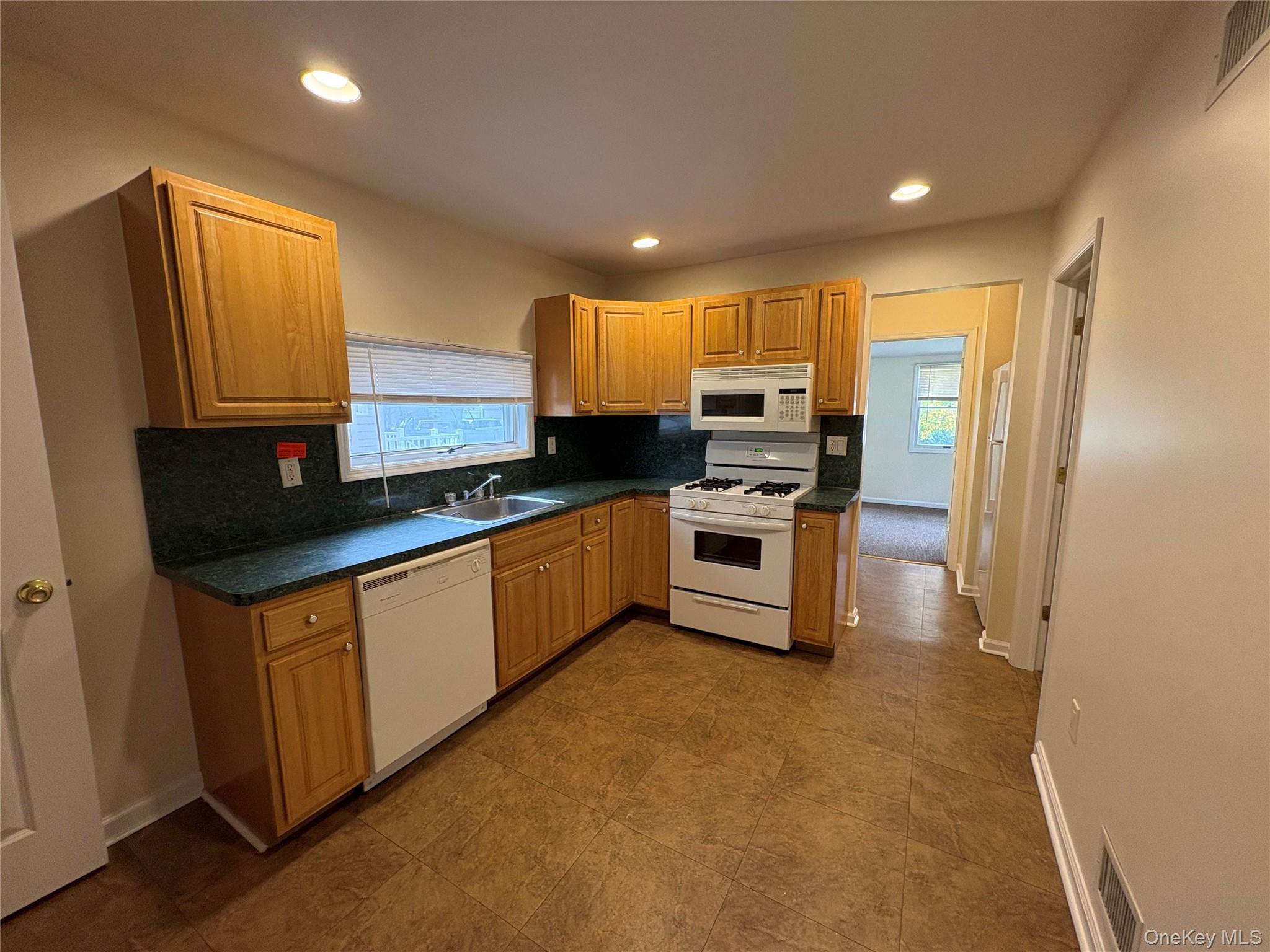 #5 photo, 3 Brookwood Street, Glen Head , NY 11545