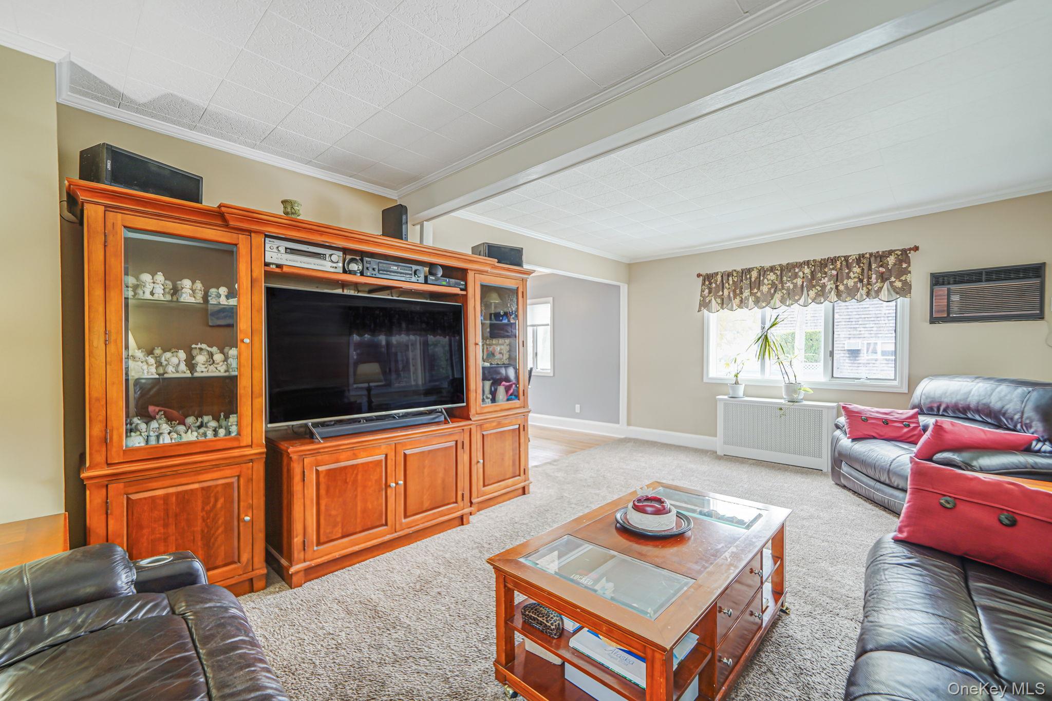 #11 photo, 1800 Stuyvesant Avenue, Merrick , NY 11566