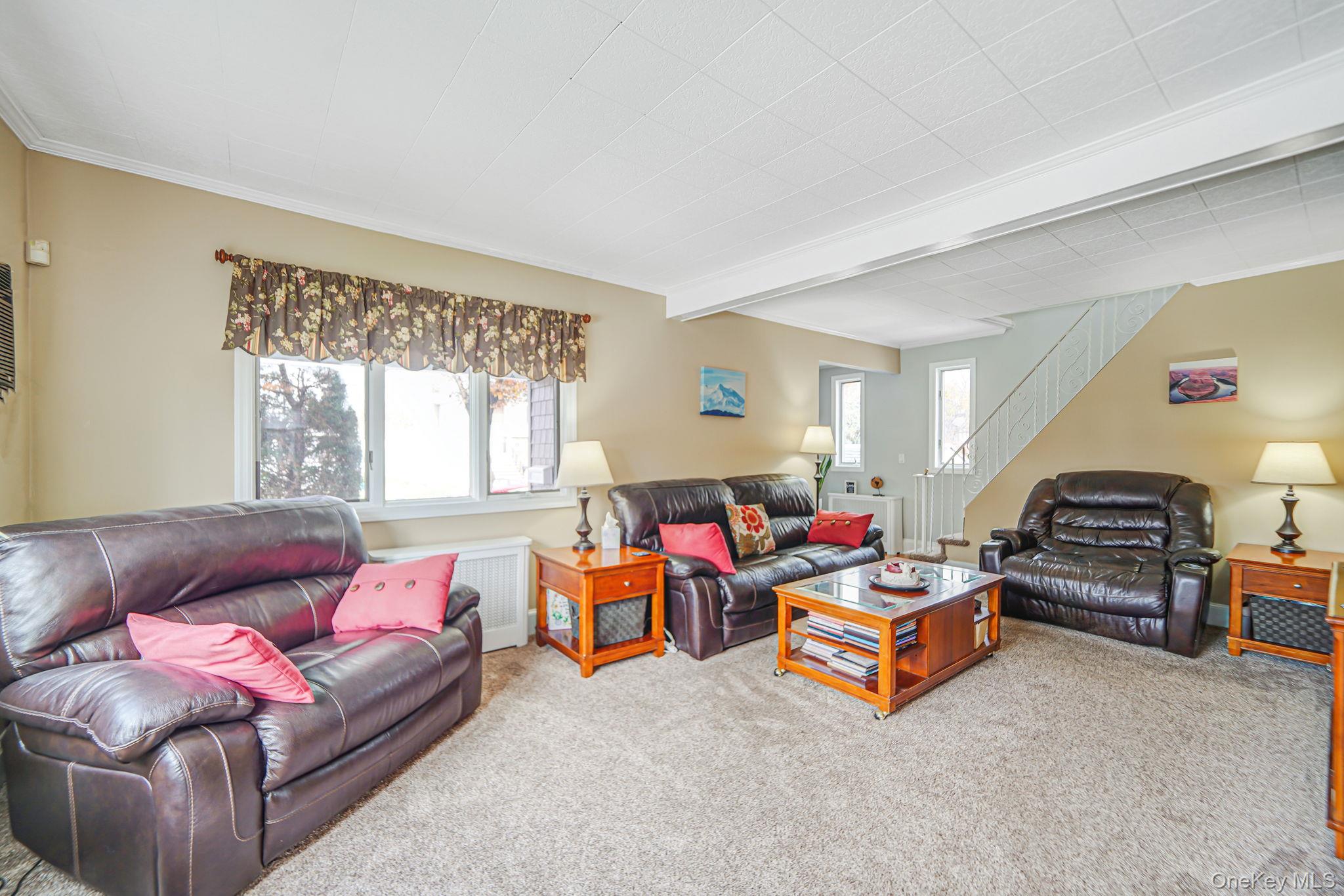 #12 photo, 1800 Stuyvesant Avenue, Merrick , NY 11566