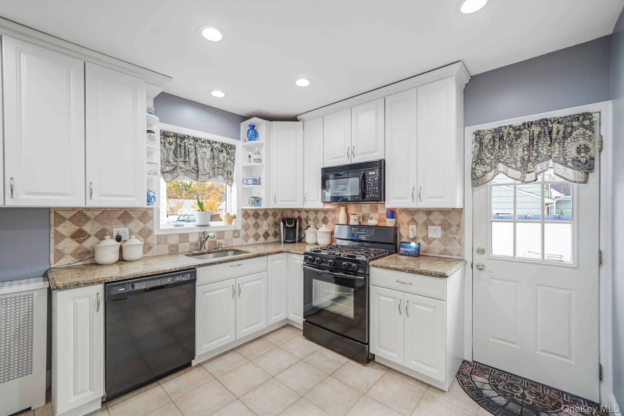 #14 photo, 1800 Stuyvesant Avenue, Merrick , NY 11566