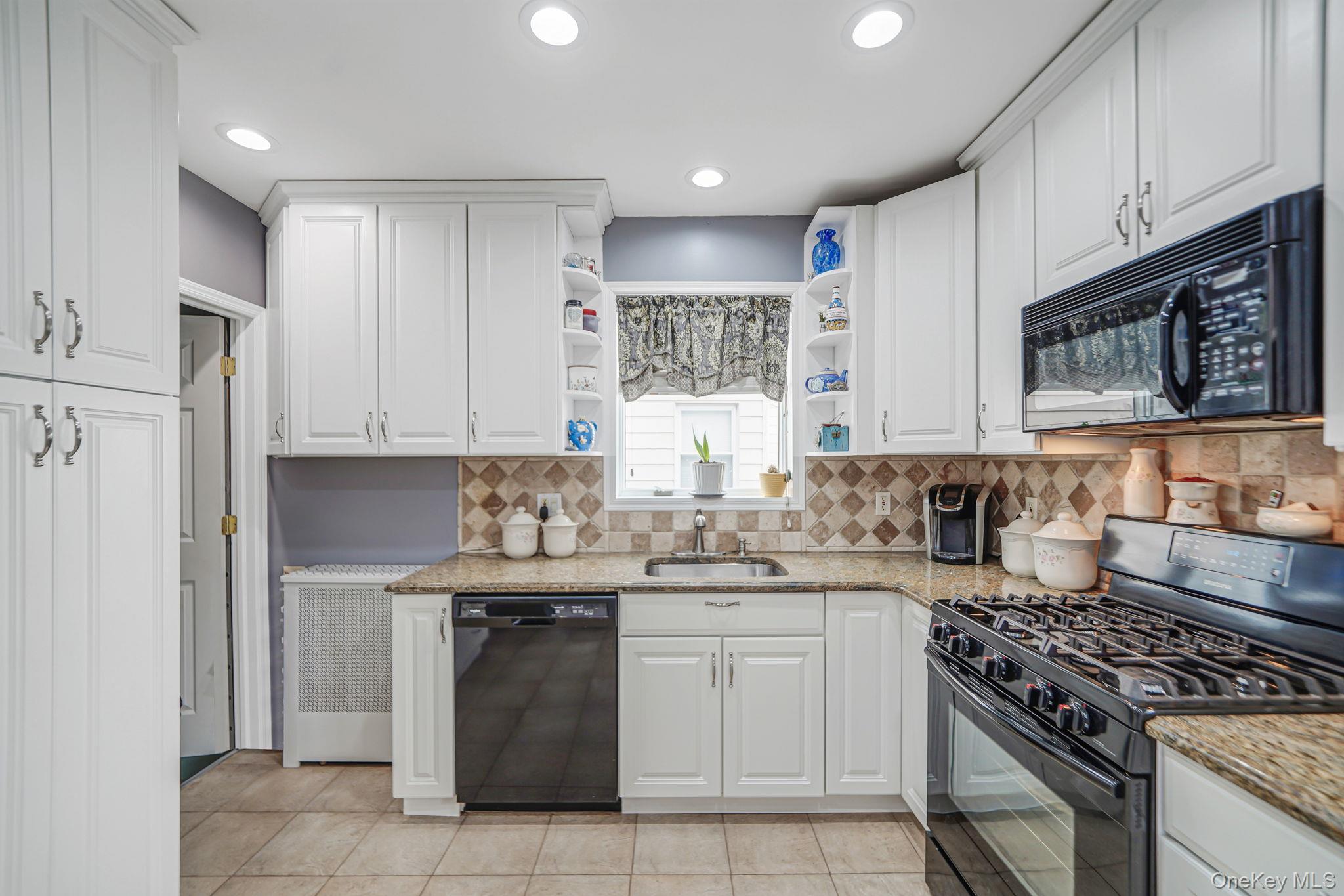 #15 photo, 1800 Stuyvesant Avenue, Merrick , NY 11566