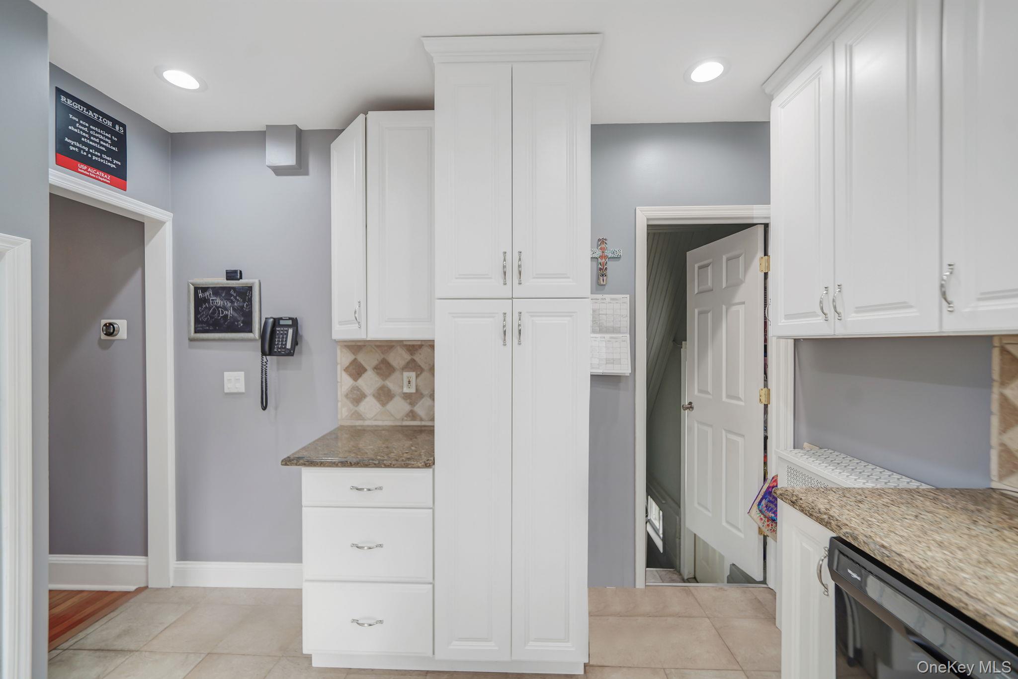 #16 photo, 1800 Stuyvesant Avenue, Merrick , NY 11566