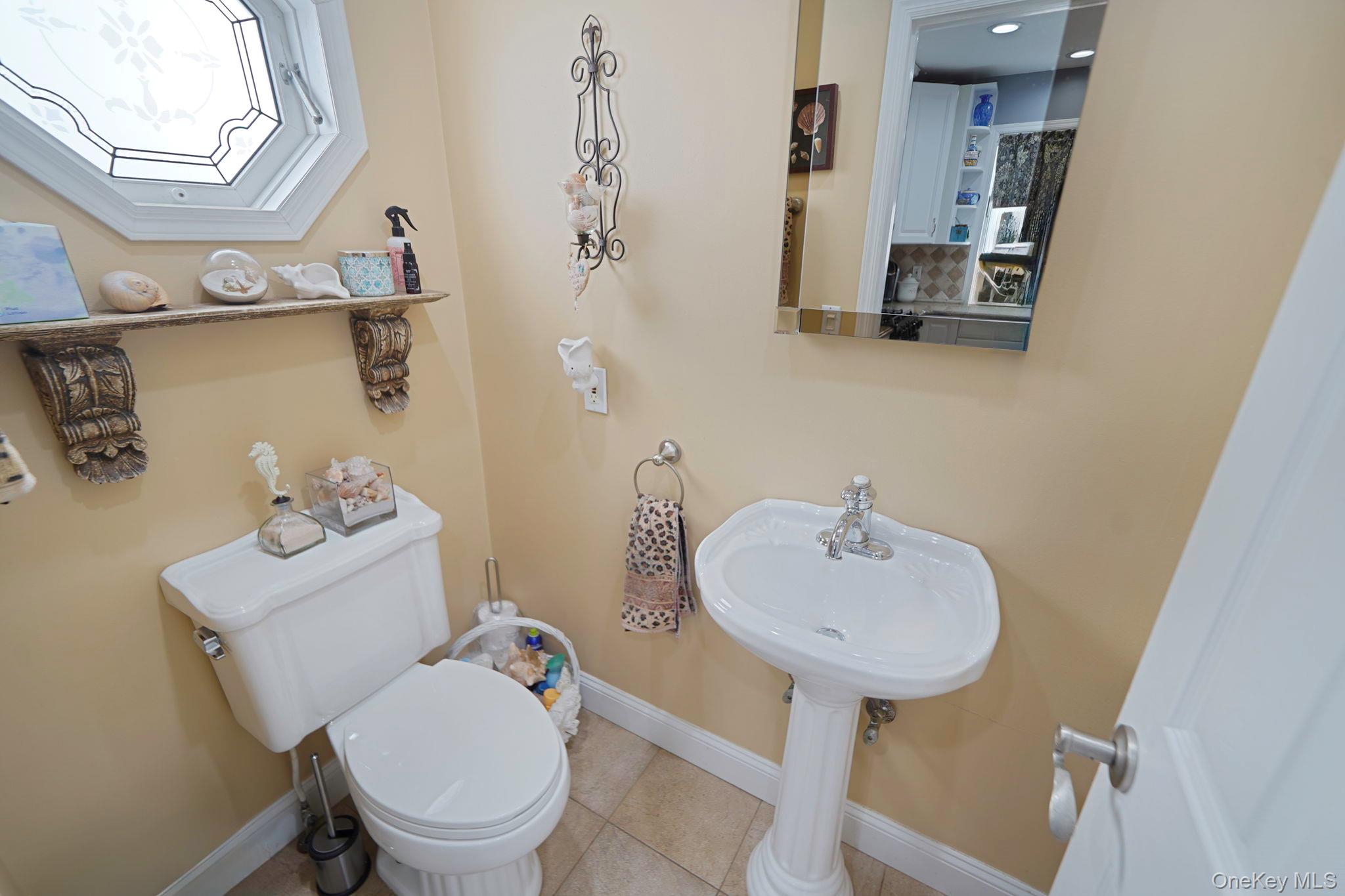 #18 photo, 1800 Stuyvesant Avenue, Merrick , NY 11566