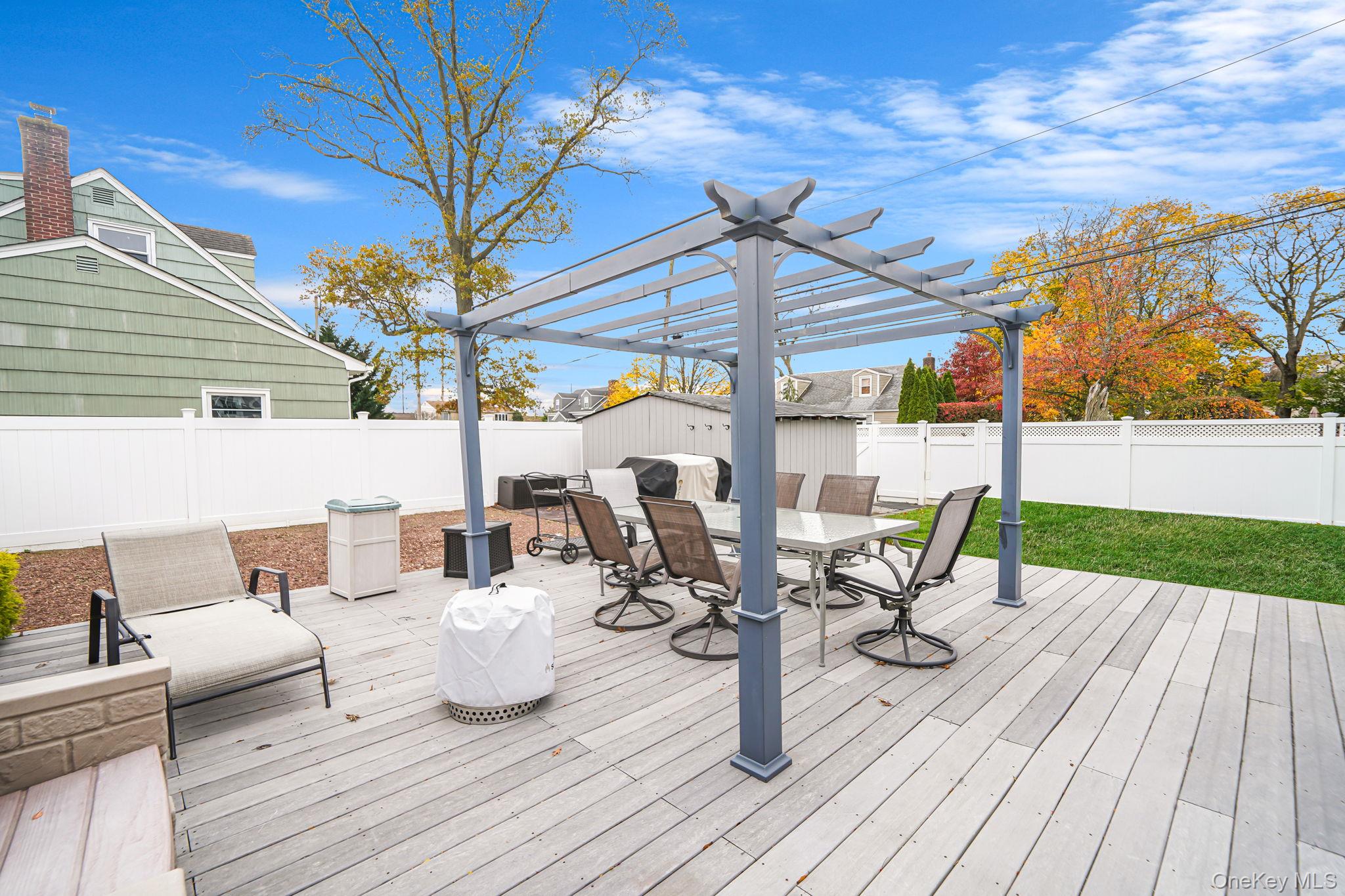 #5 photo, 1800 Stuyvesant Avenue, Merrick , NY 11566