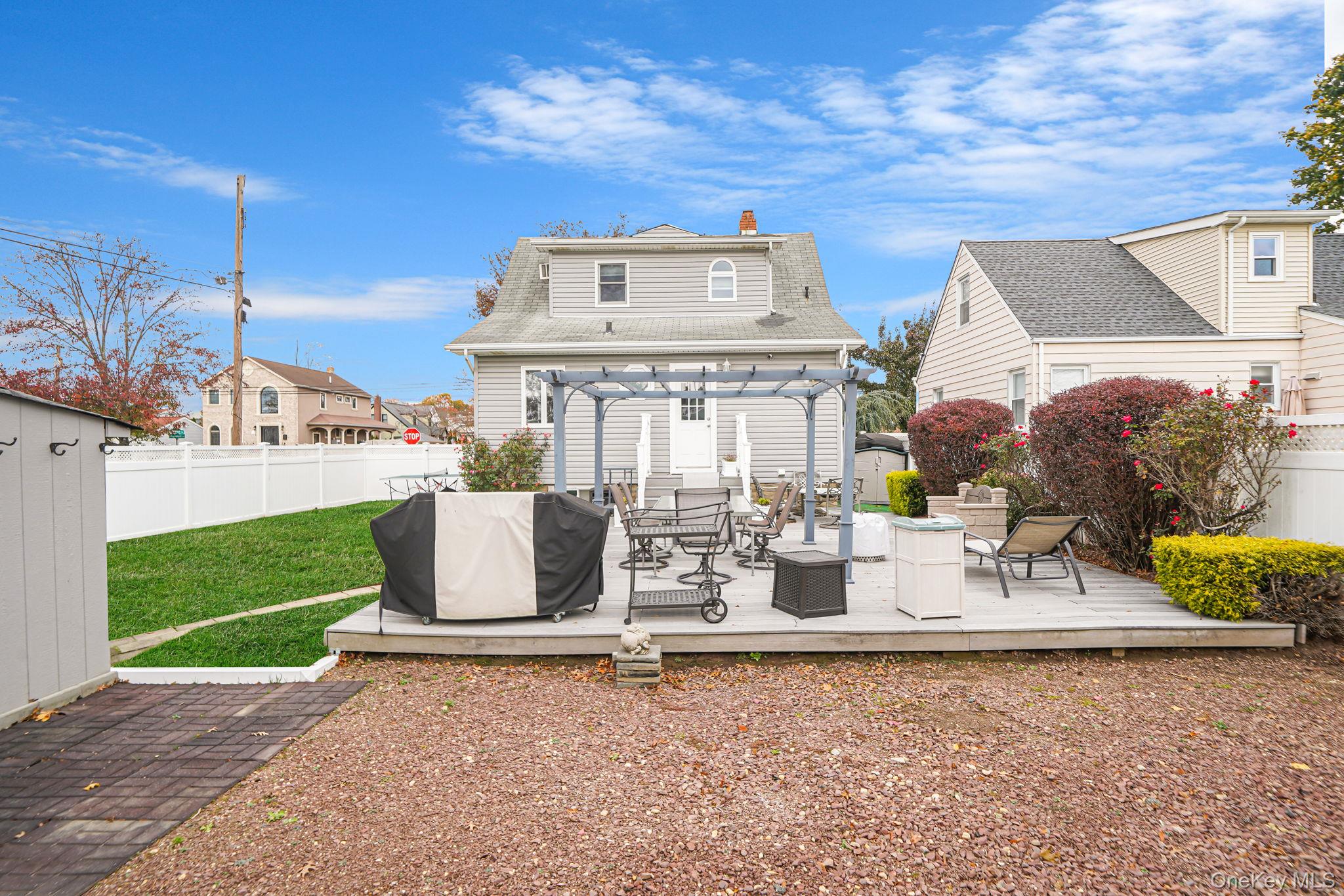 #7 photo, 1800 Stuyvesant Avenue, Merrick , NY 11566