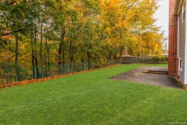 #20 photo, 10 Grand Street, Smithtown , NY 11787