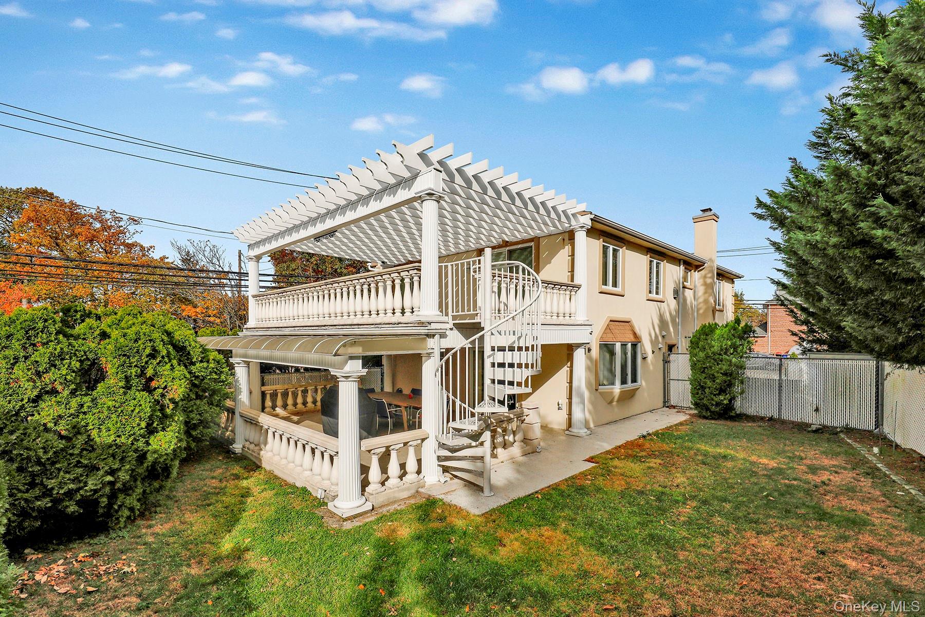 #3 photo, 330 Bayville Avenue, Bayville , NY 11709