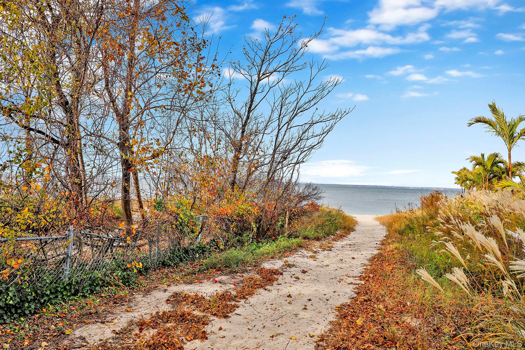 #7 photo, 330 Bayville Avenue, Bayville , NY 11709