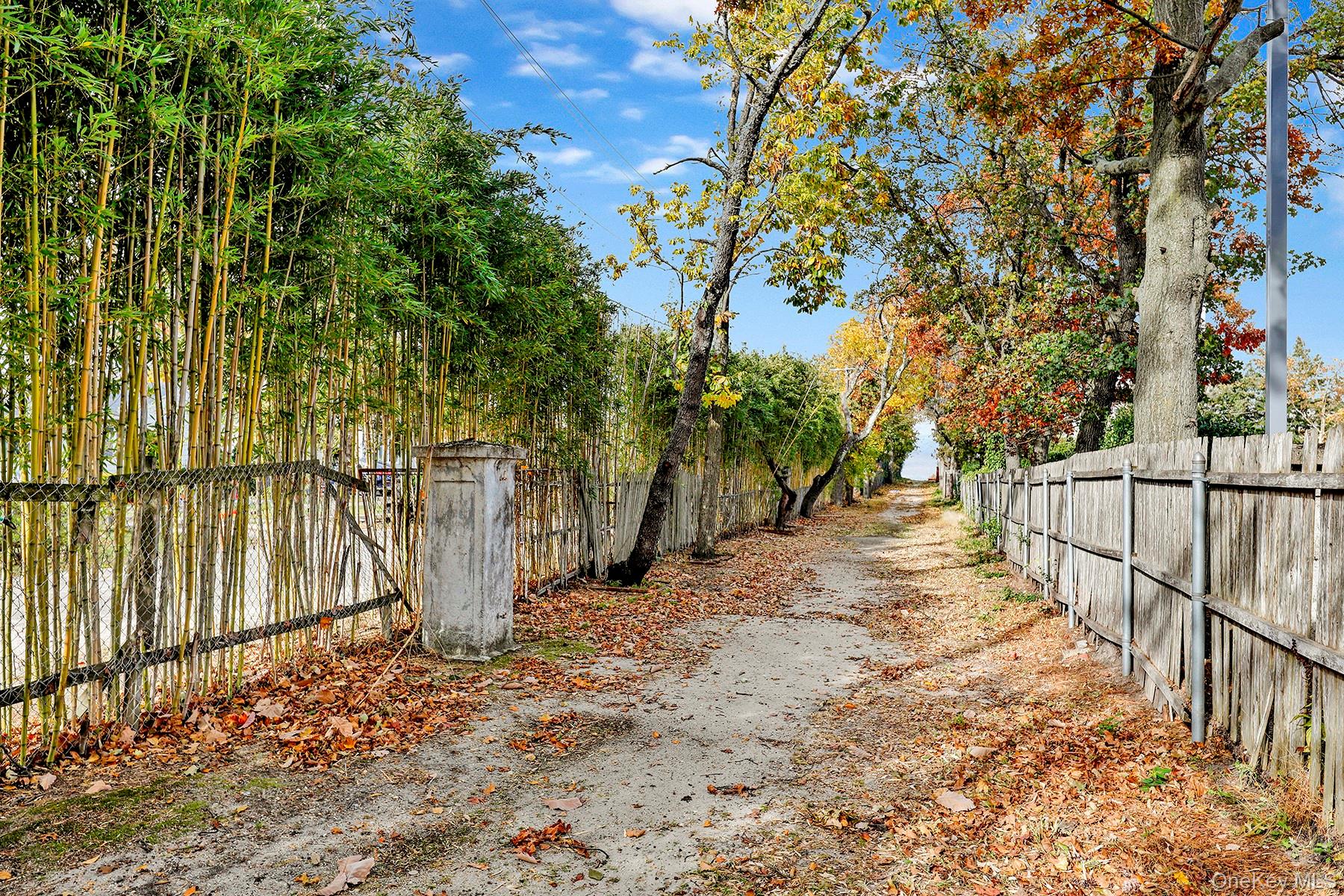 #8 photo, 330 Bayville Avenue, Bayville , NY 11709