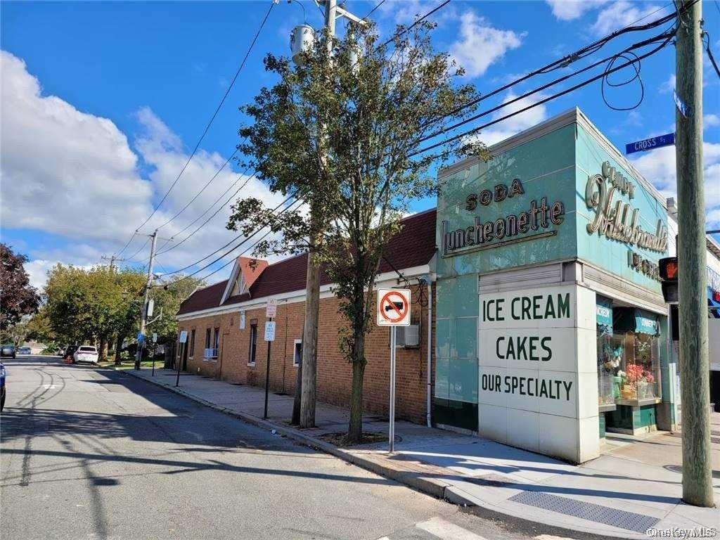 #2 photo, 84 Hillside Avenue, Williston Park , NY 11596