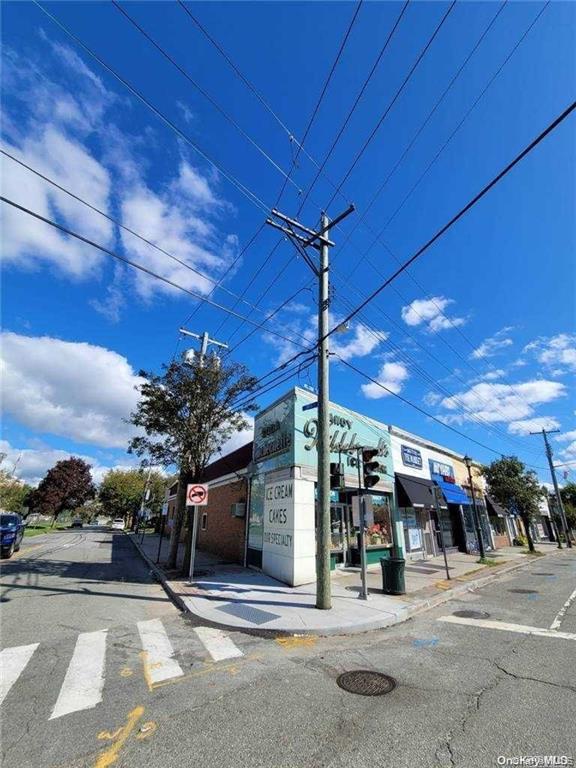 #4 photo, 84 Hillside Avenue, Williston Park , NY 11596