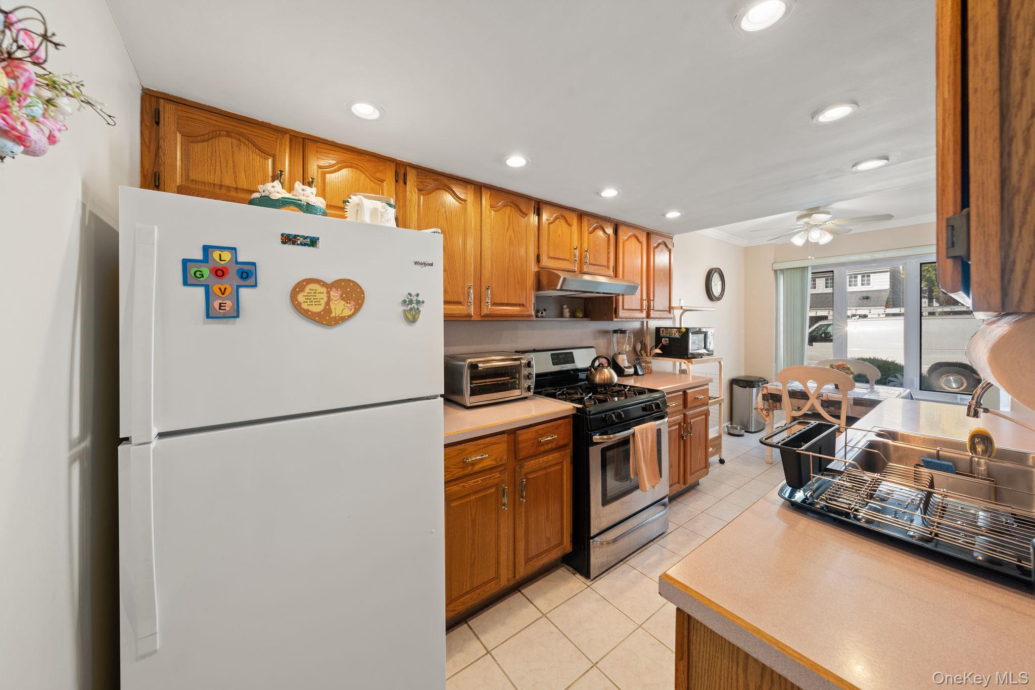 #4 photo, 234 Dover Green, Staten Island , NY 10213