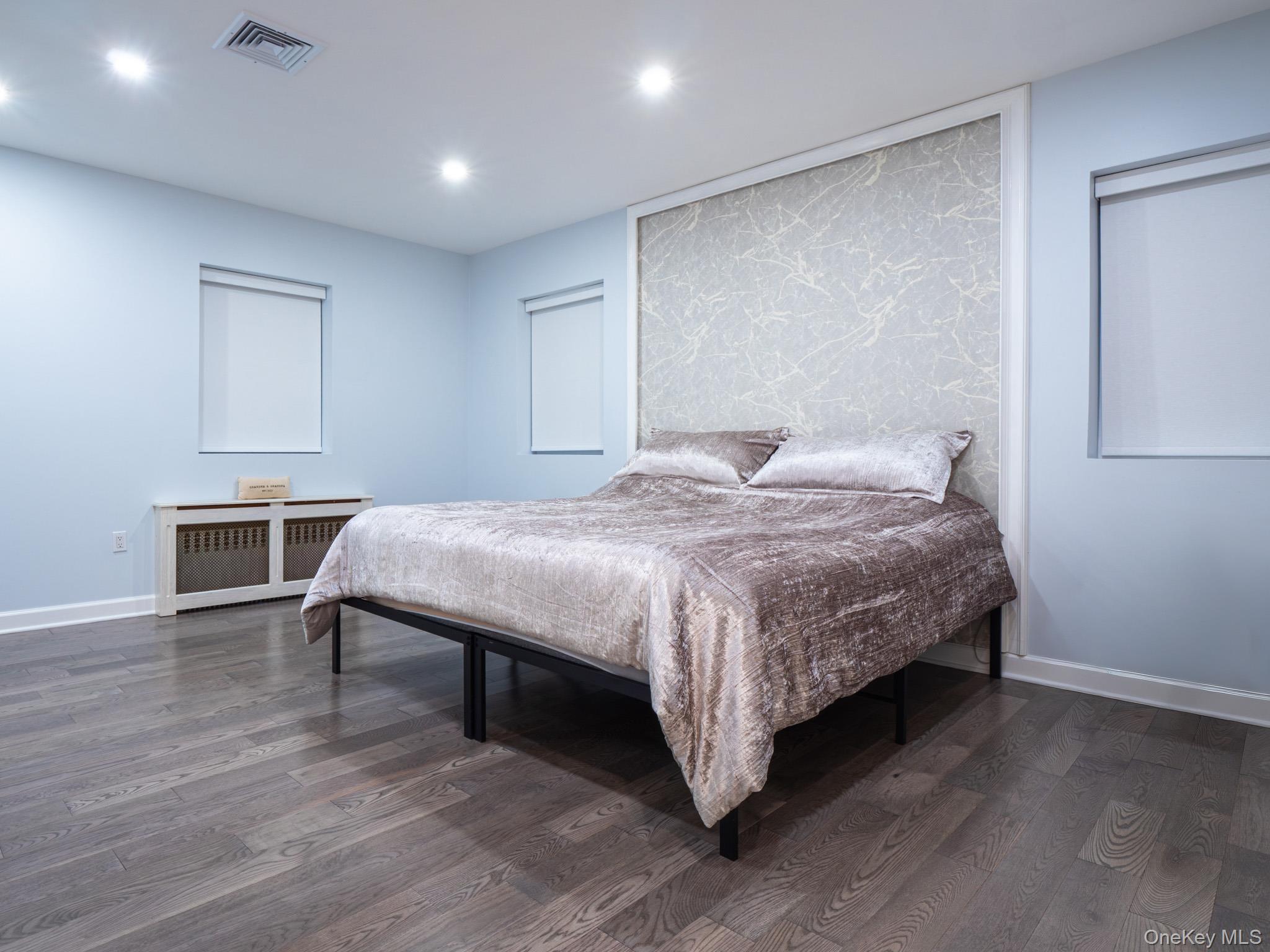 #12 photo, 6501 110th Street, Forest Hills , NY 11375