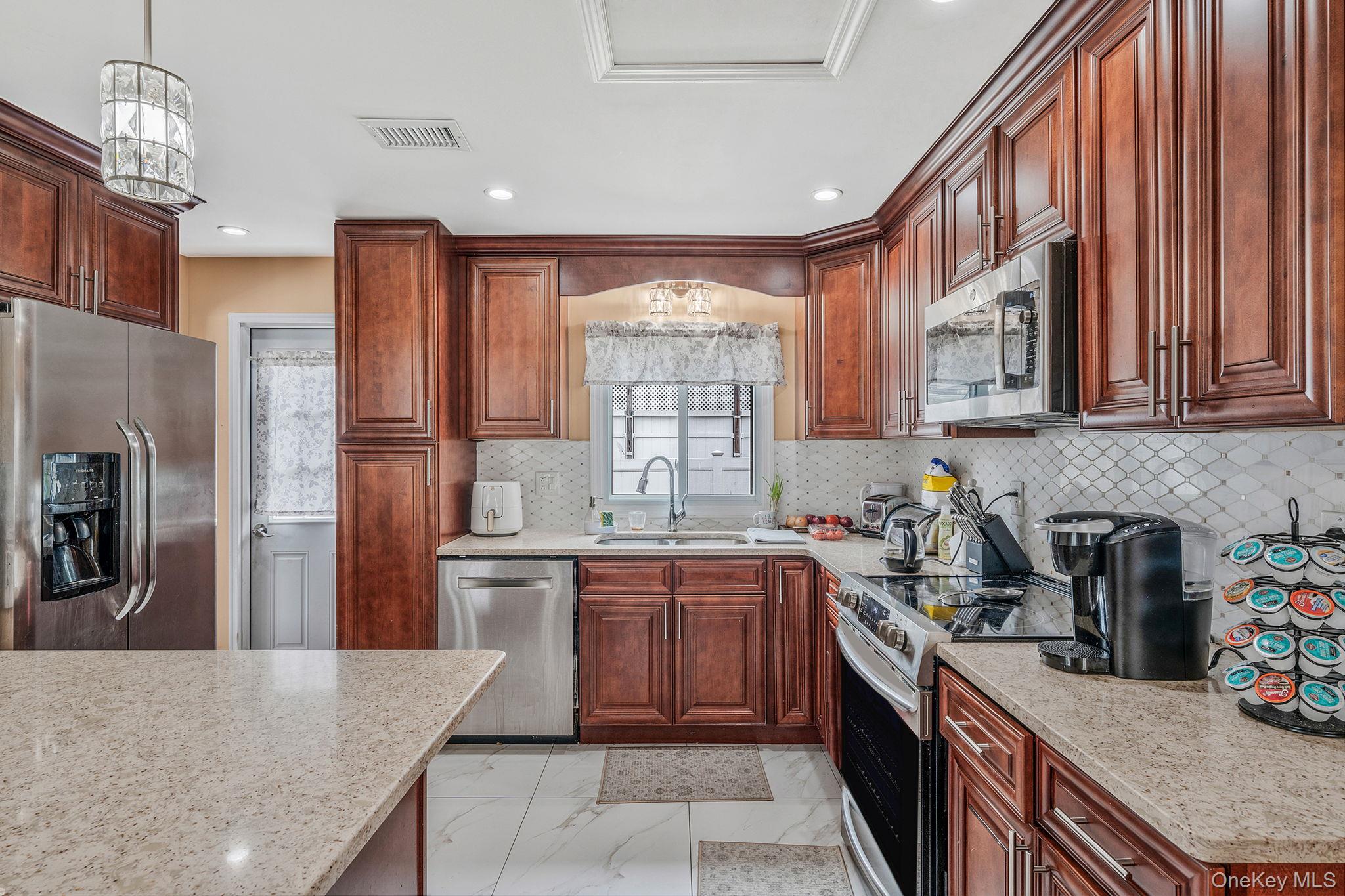 #15 photo, 5 Willets Drive, Syosset , NY 11791