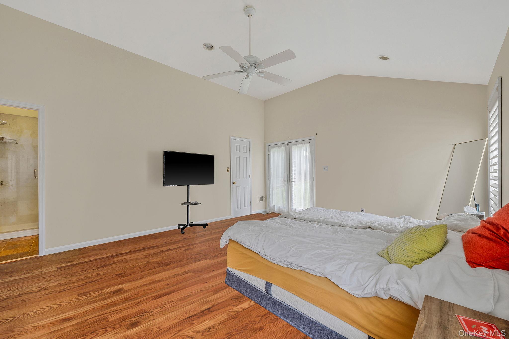 #19 photo, 5 Willets Drive, Syosset , NY 11791