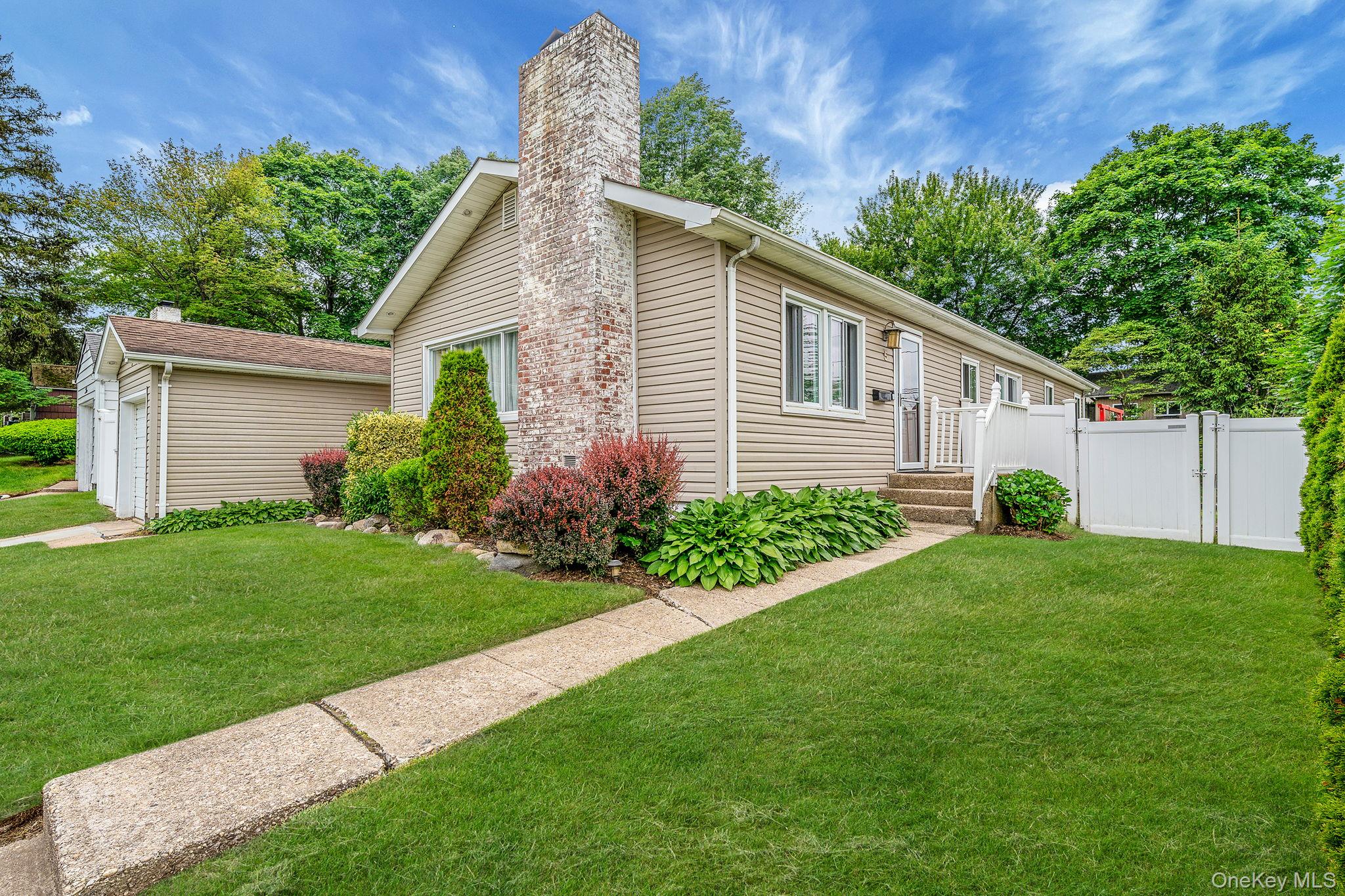 #3 photo, 5 Willets Drive, Syosset , NY 11791