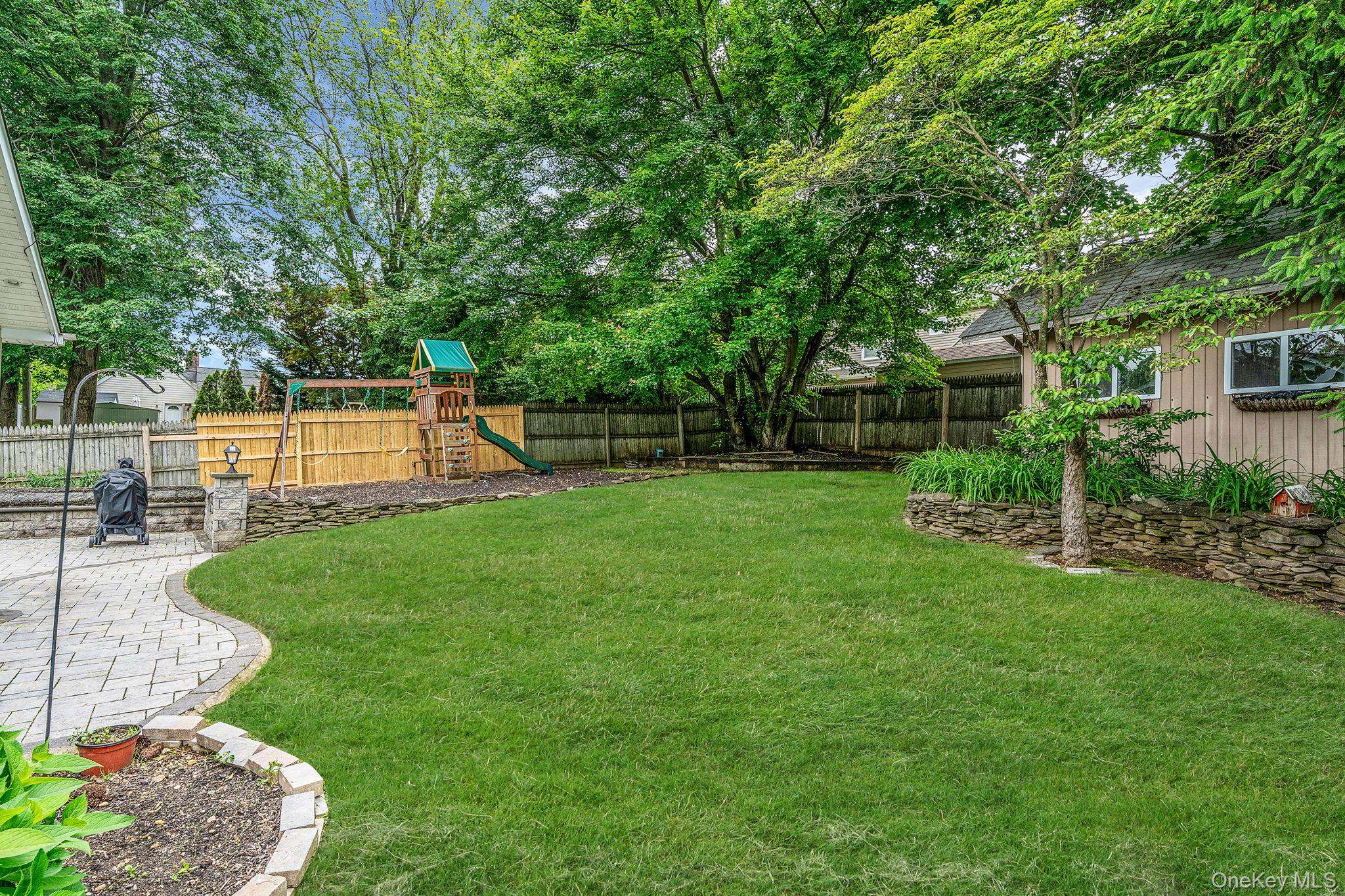 #9 photo, 5 Willets Drive, Syosset , NY 11791