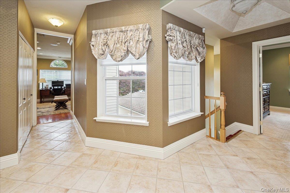 #7 photo, 51 Windwatch Dr. Drive, Hauppauge , NY 11788