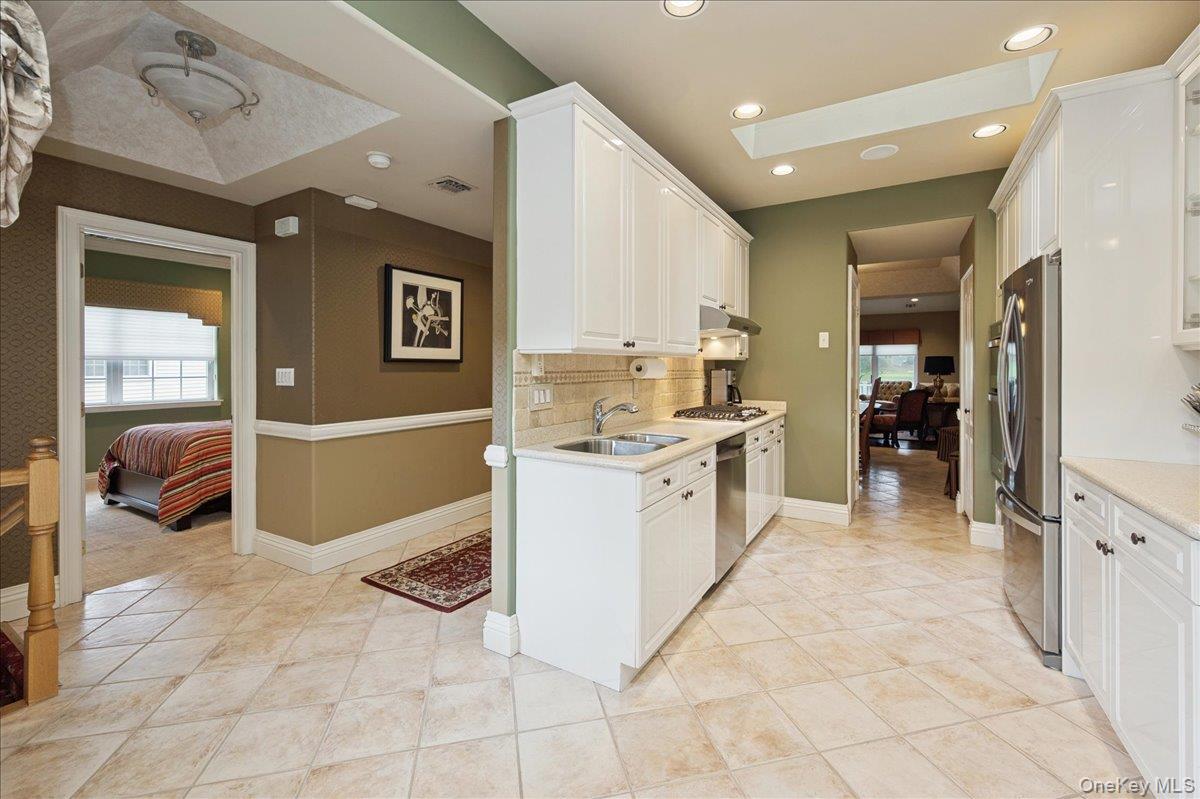 #9 photo, 51 Windwatch Dr. Drive, Hauppauge , NY 11788