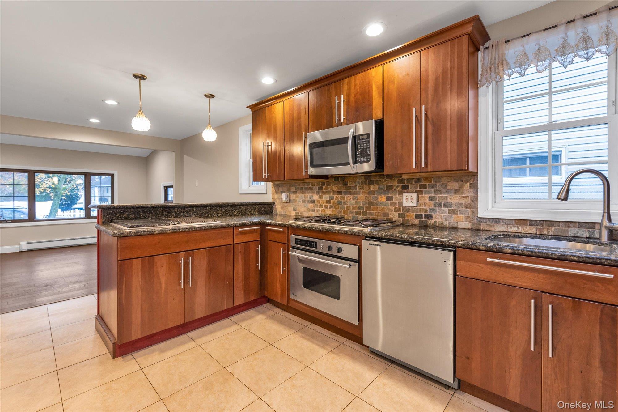 #5 photo, 719 Lincoln Street, Baldwin , NY 11510