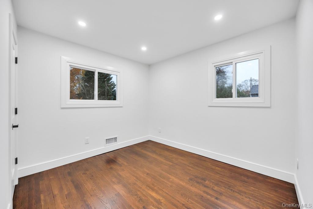 #13 photo, 331 Gillette Street, Dix Hills , NY 11746