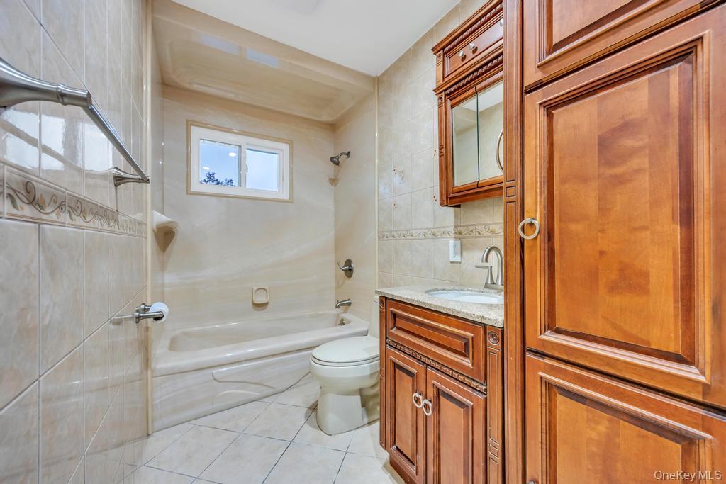 #16 photo, 331 Gillette Street, Dix Hills , NY 11746