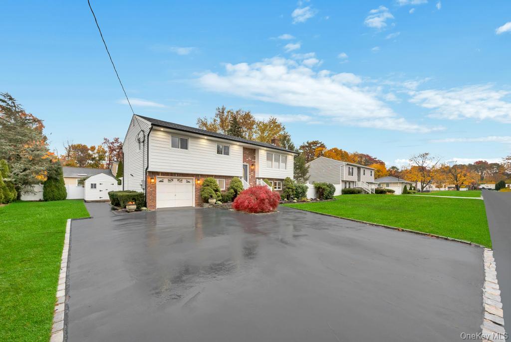 #2 photo, 331 Gillette Street, Dix Hills , NY 11746